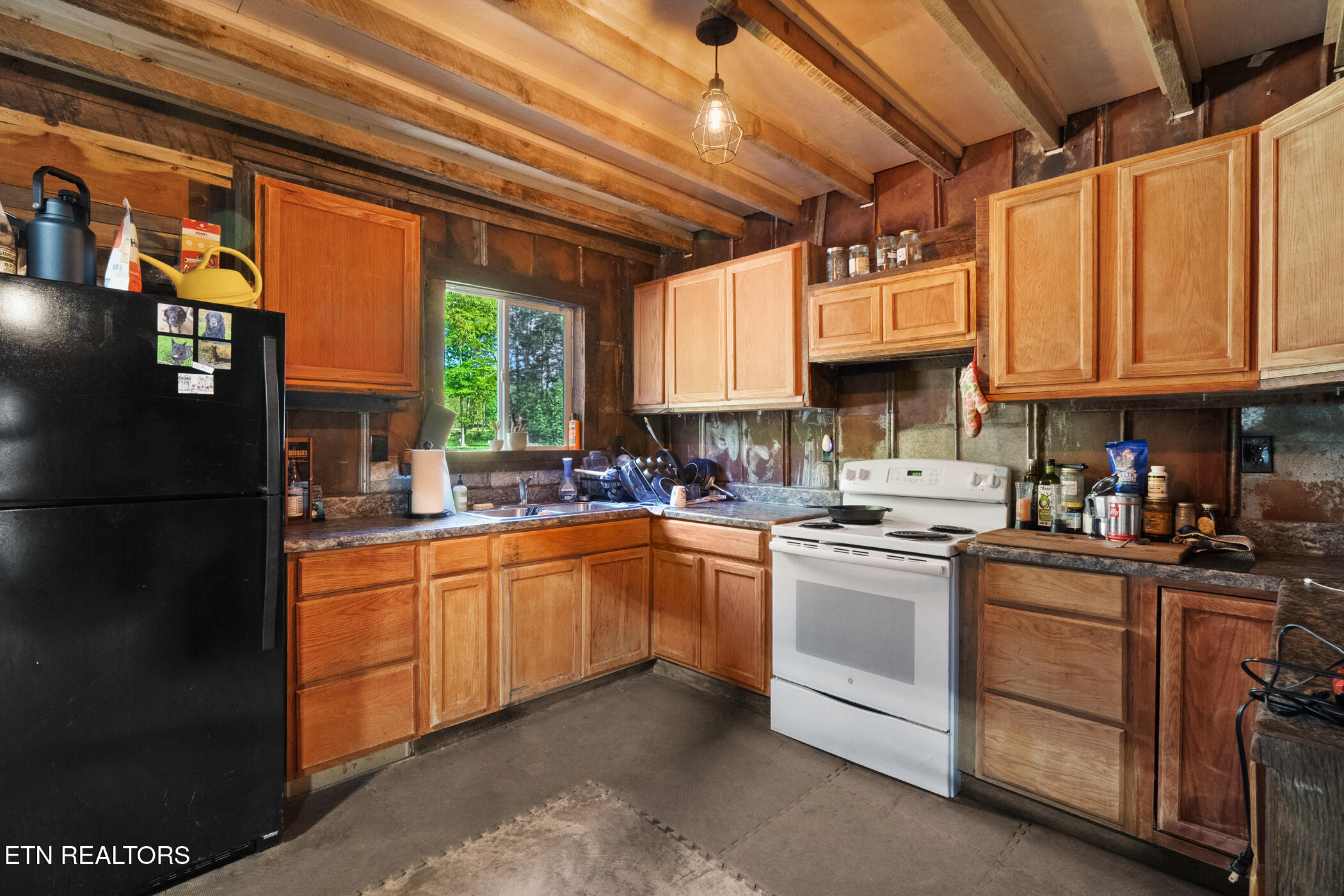 2353 Highway 107 Unicoi TN 37692