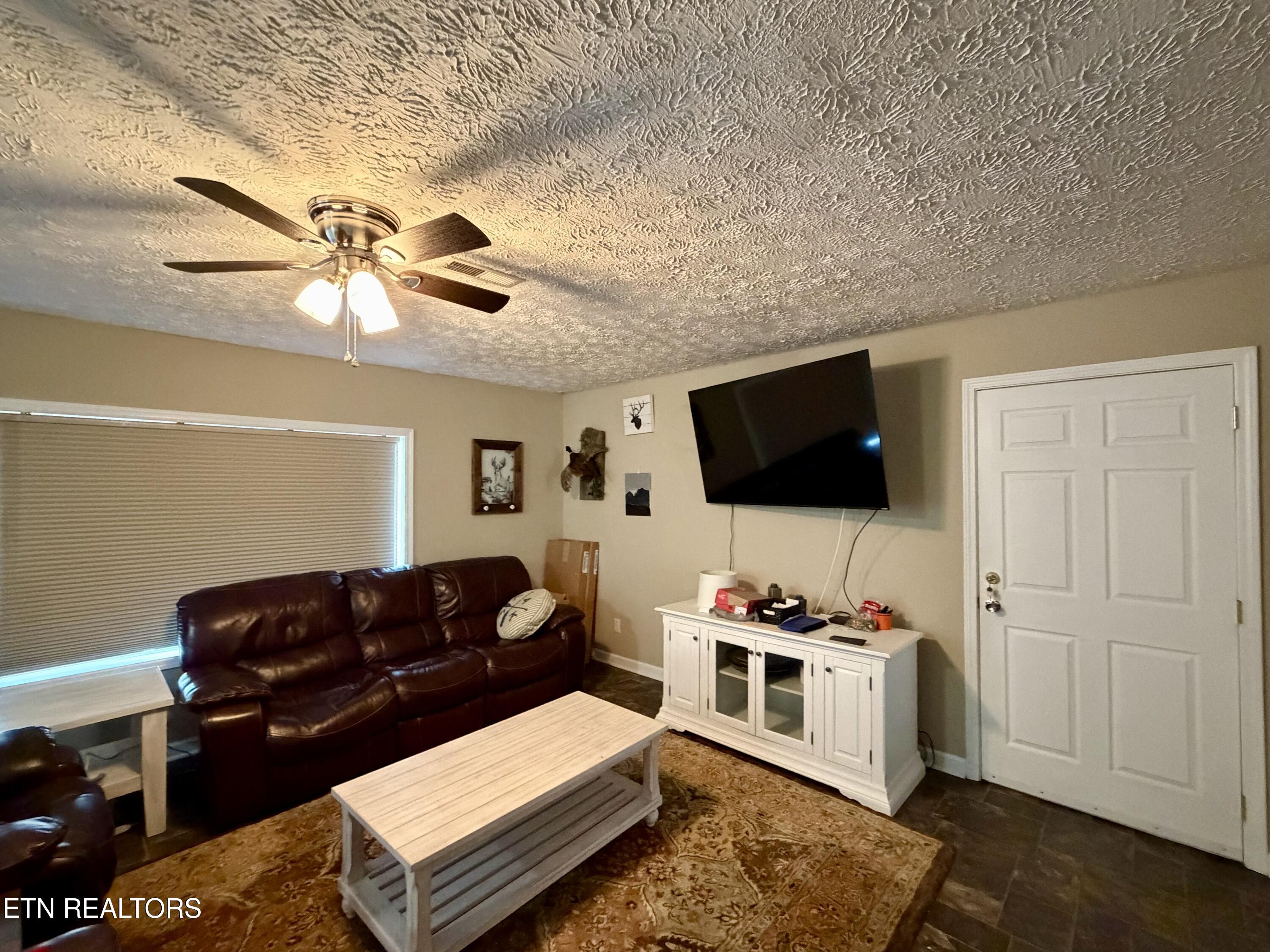 1165 Towe String Road Jacksboro TN 37757