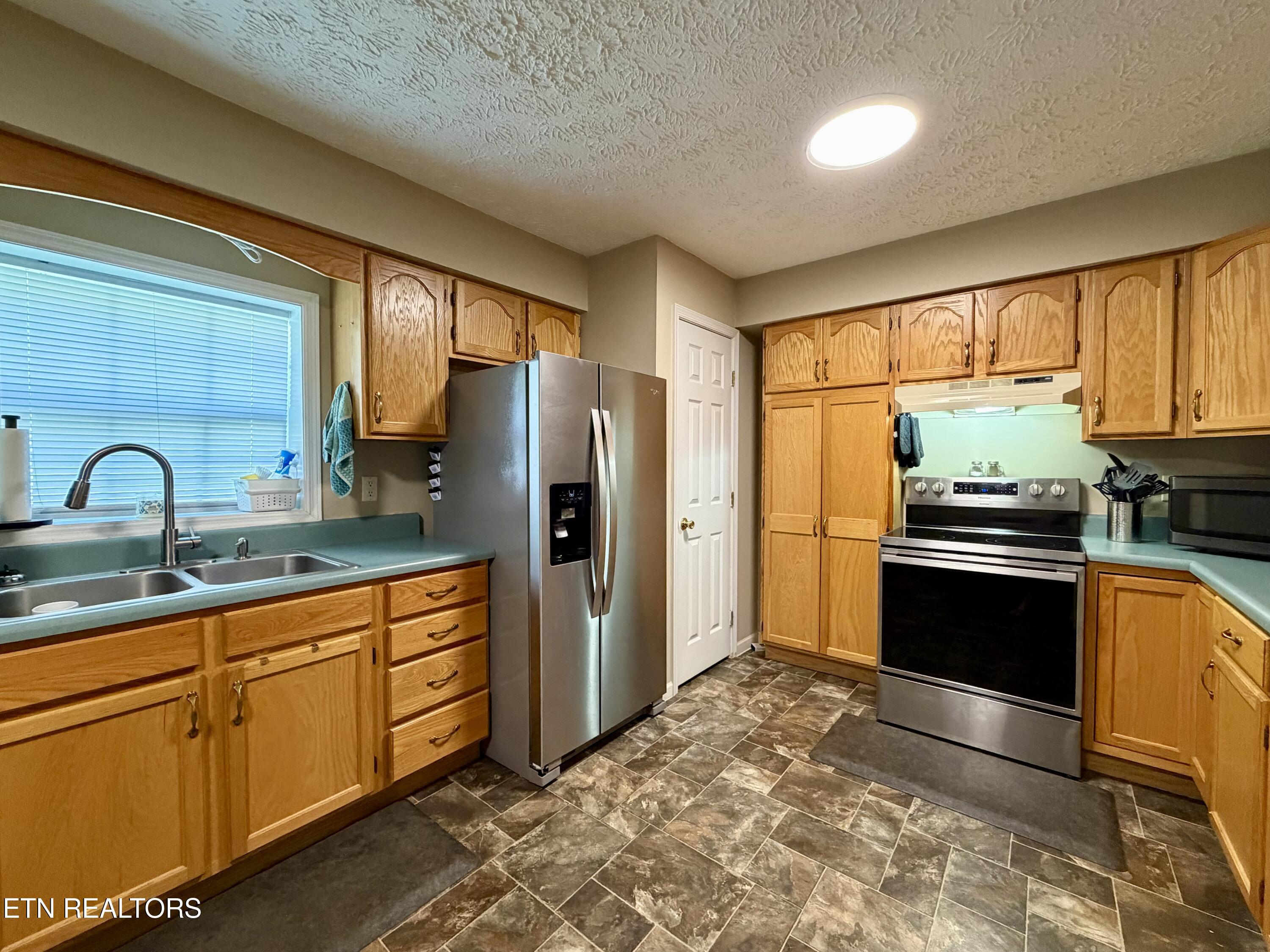 1165 Towe String Road Jacksboro TN 37757