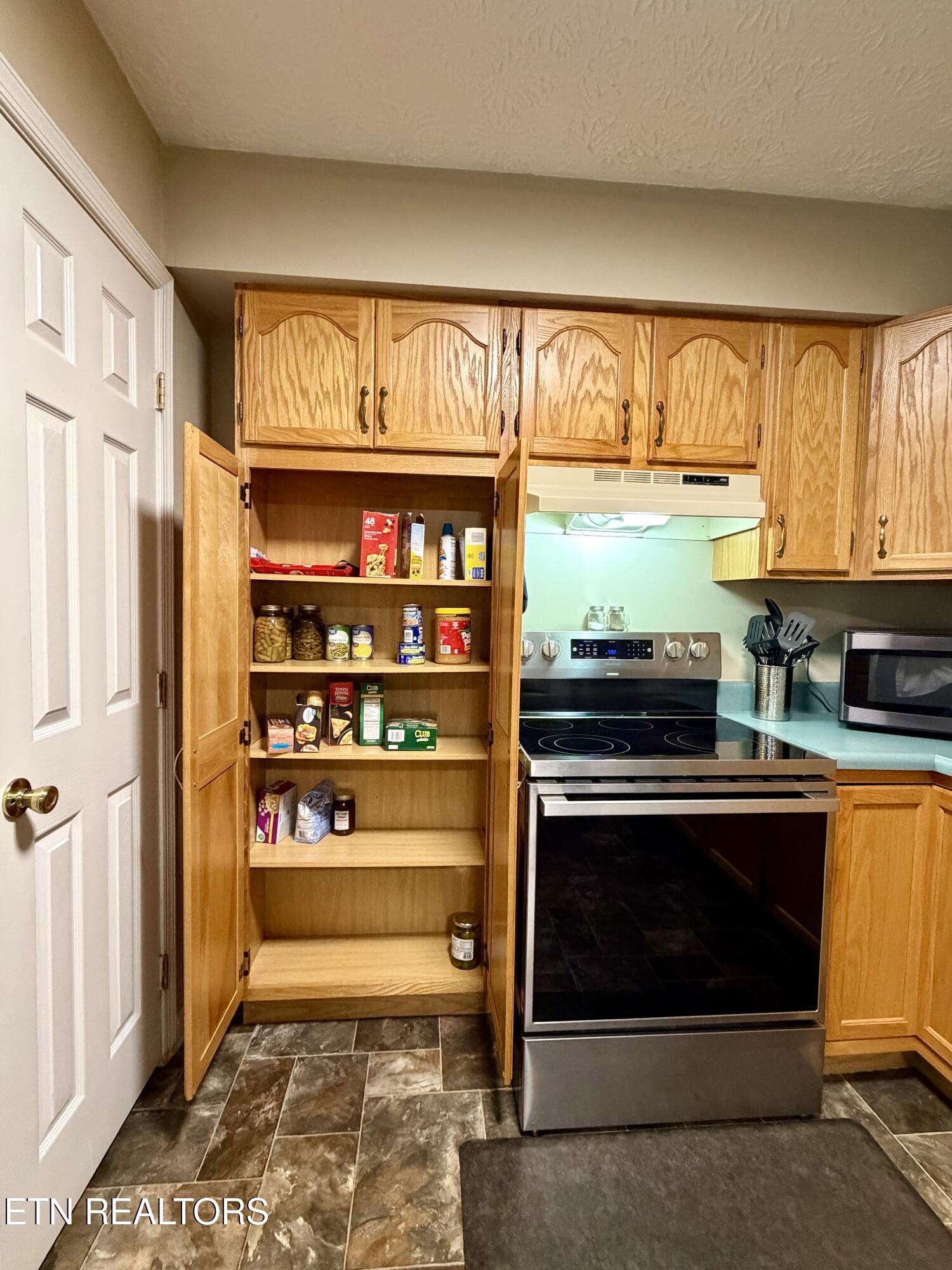 1165 Towe String Road Jacksboro TN 37757