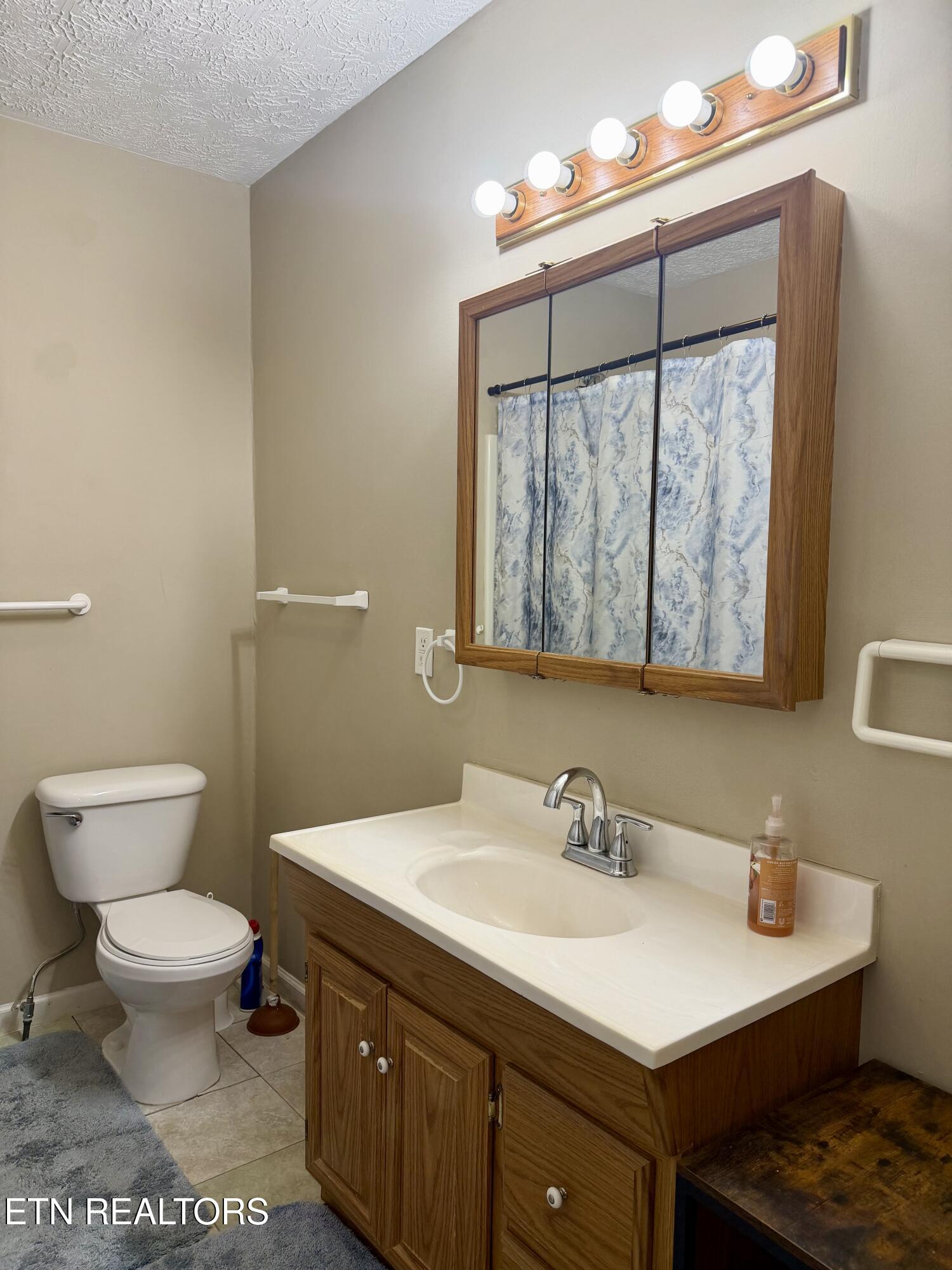 1165 Towe String Road Jacksboro TN 37757