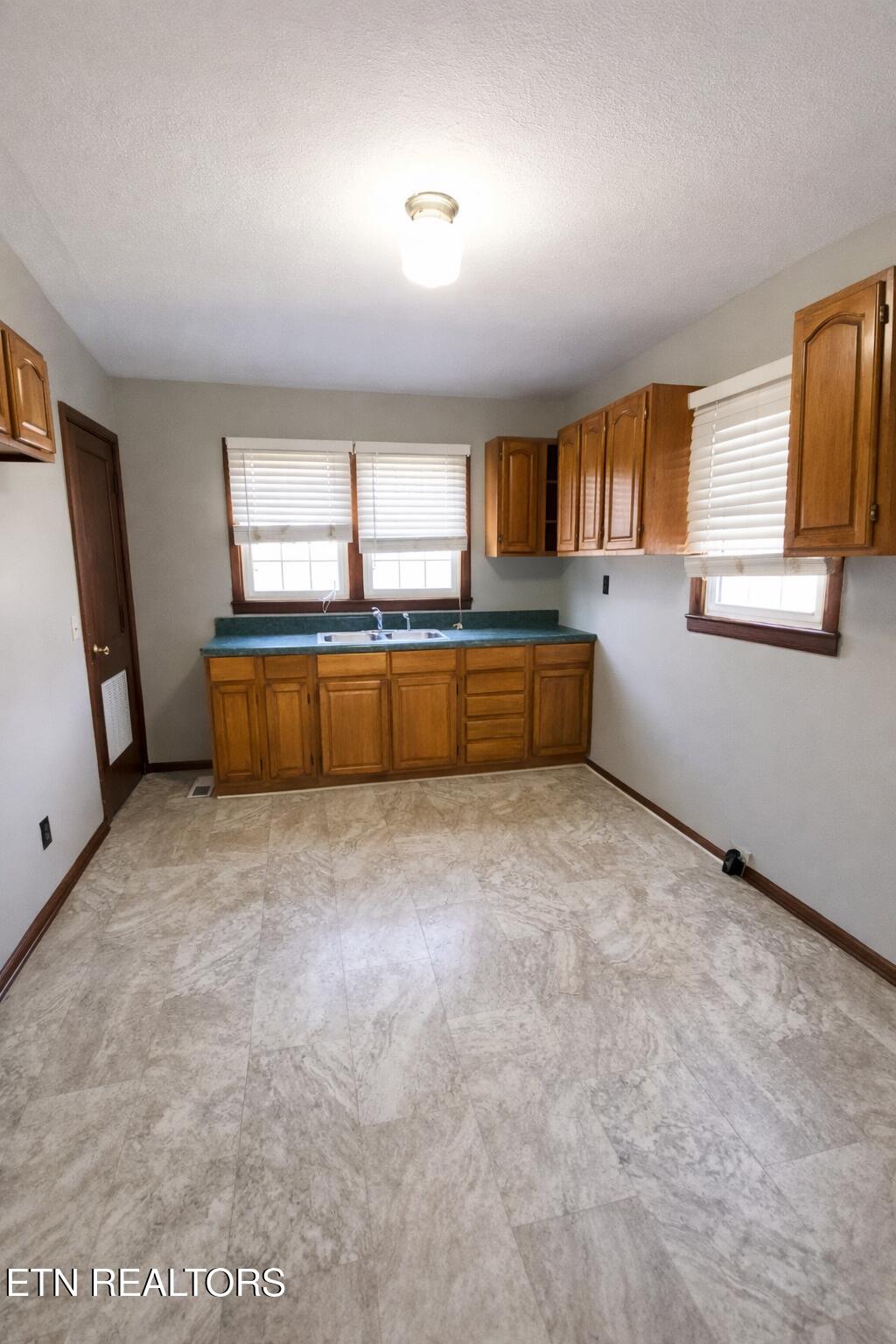 4127/4129 Crippen Road Knoxville TN 37918
