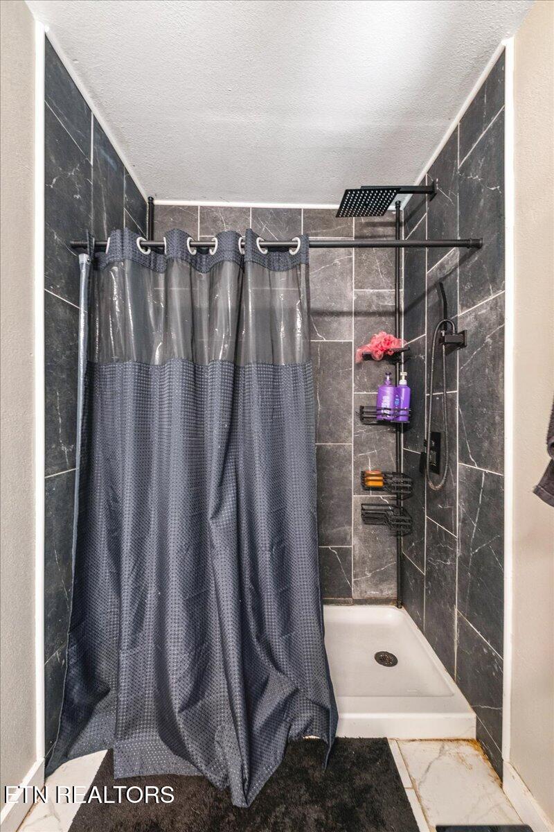402 E Forrest Street Lafollette TN 37766