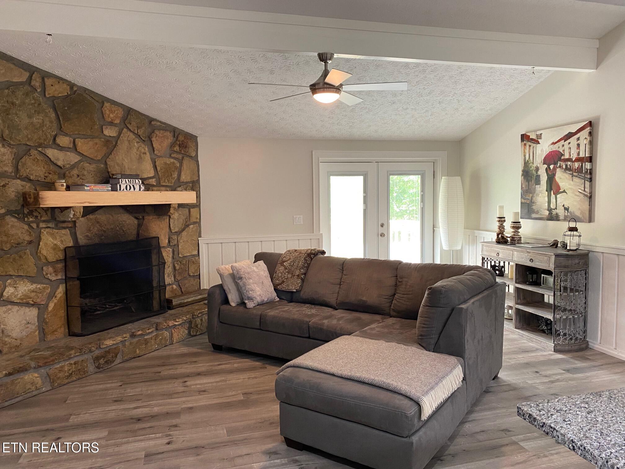 4128 Dolly's Drive Sevierville TN 37876