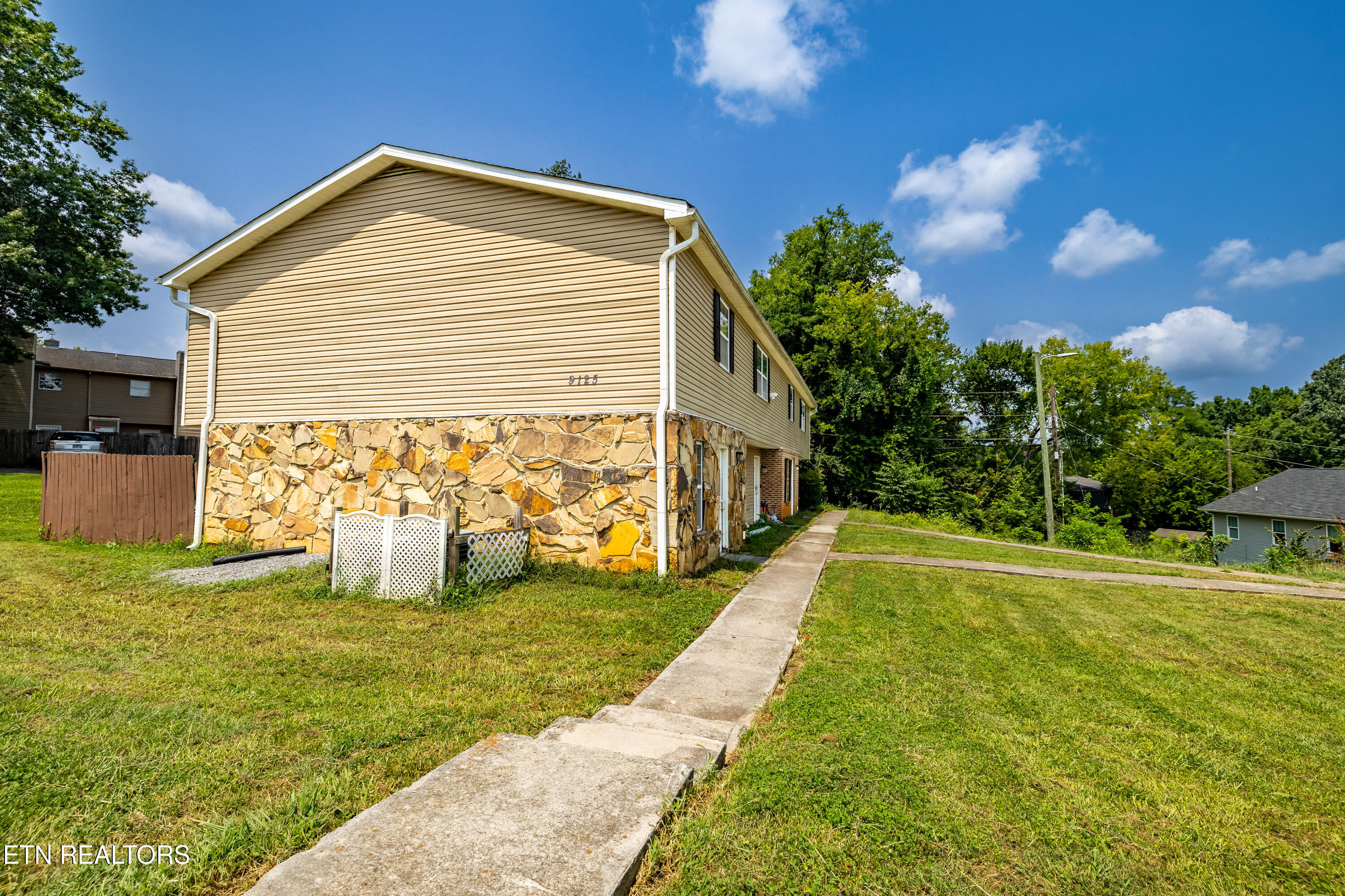9125 NW Cedarpark Lane Knoxville TN 37923