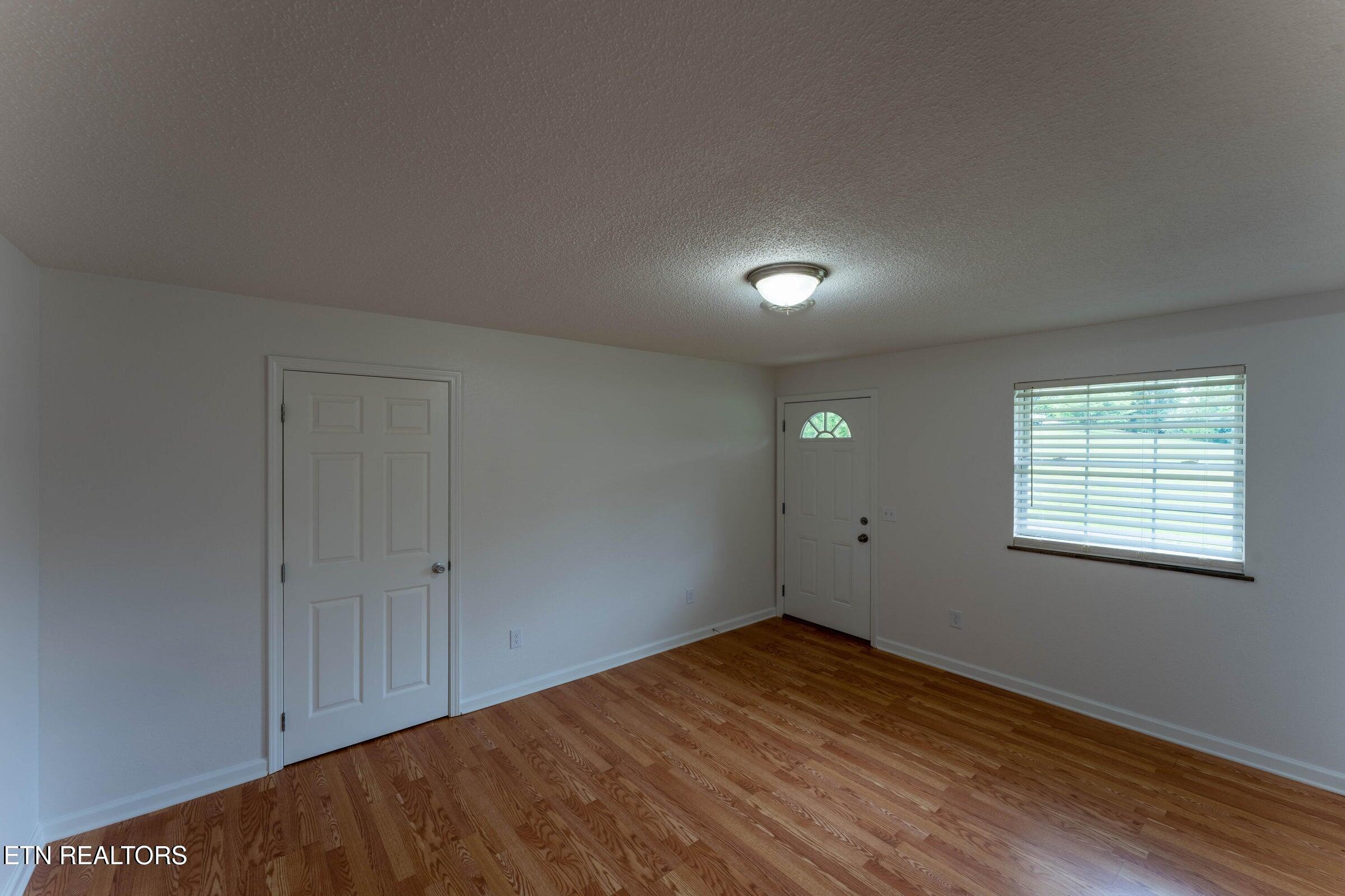 2182 Lakeview Road Lenoir City TN 37772