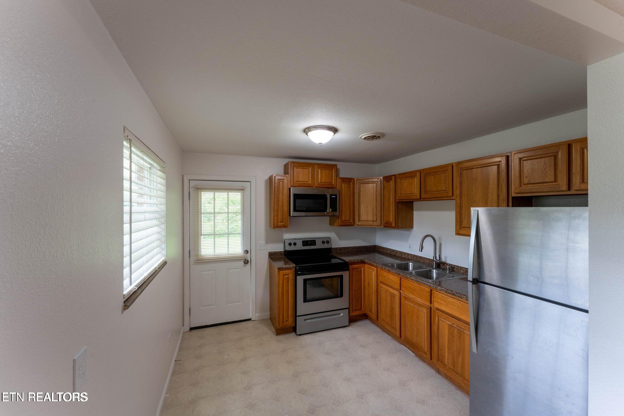 2182 Lakeview Road Lenoir City TN 37772