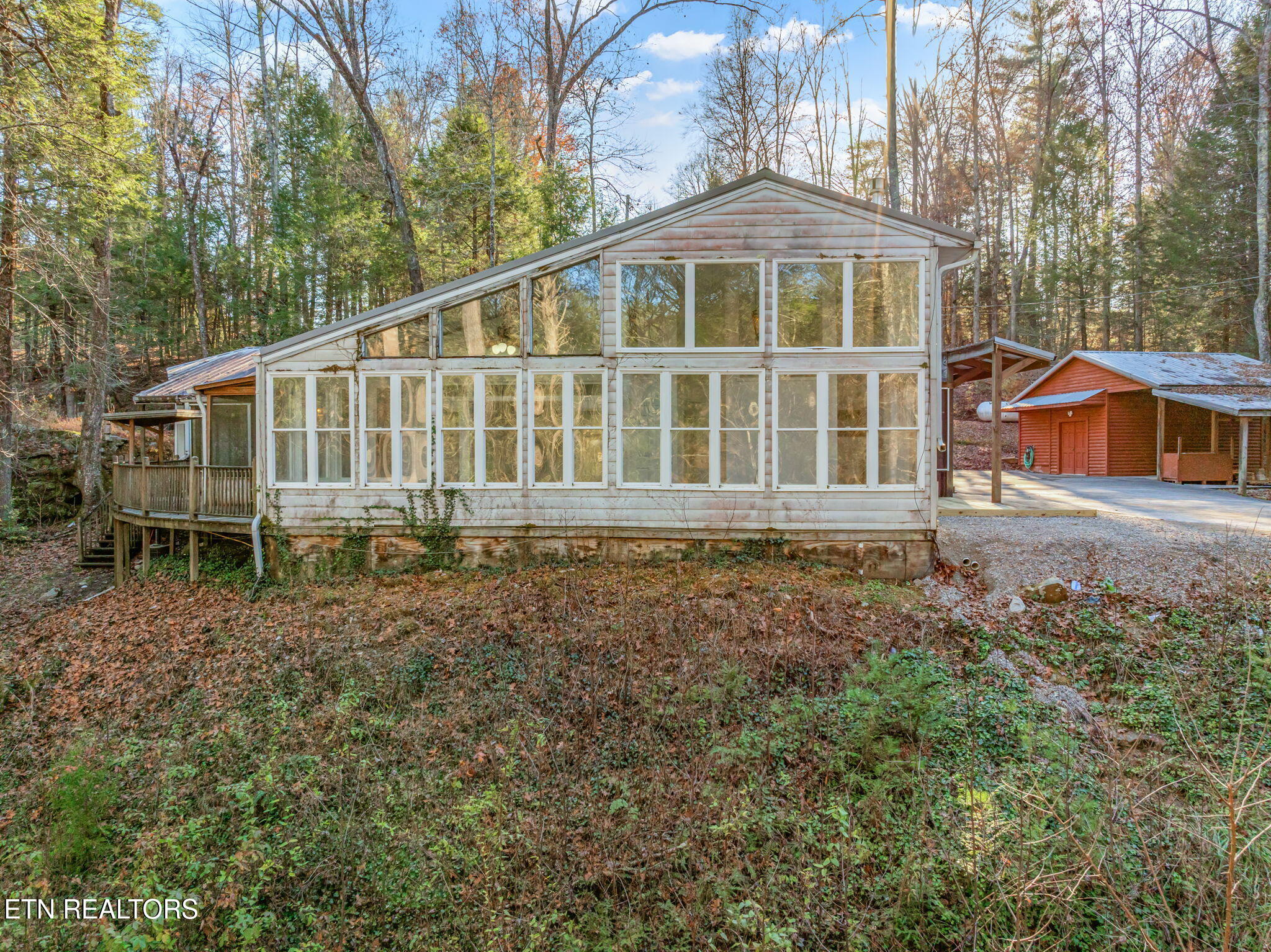 135 White Creek Court Deer Lodge TN 37726