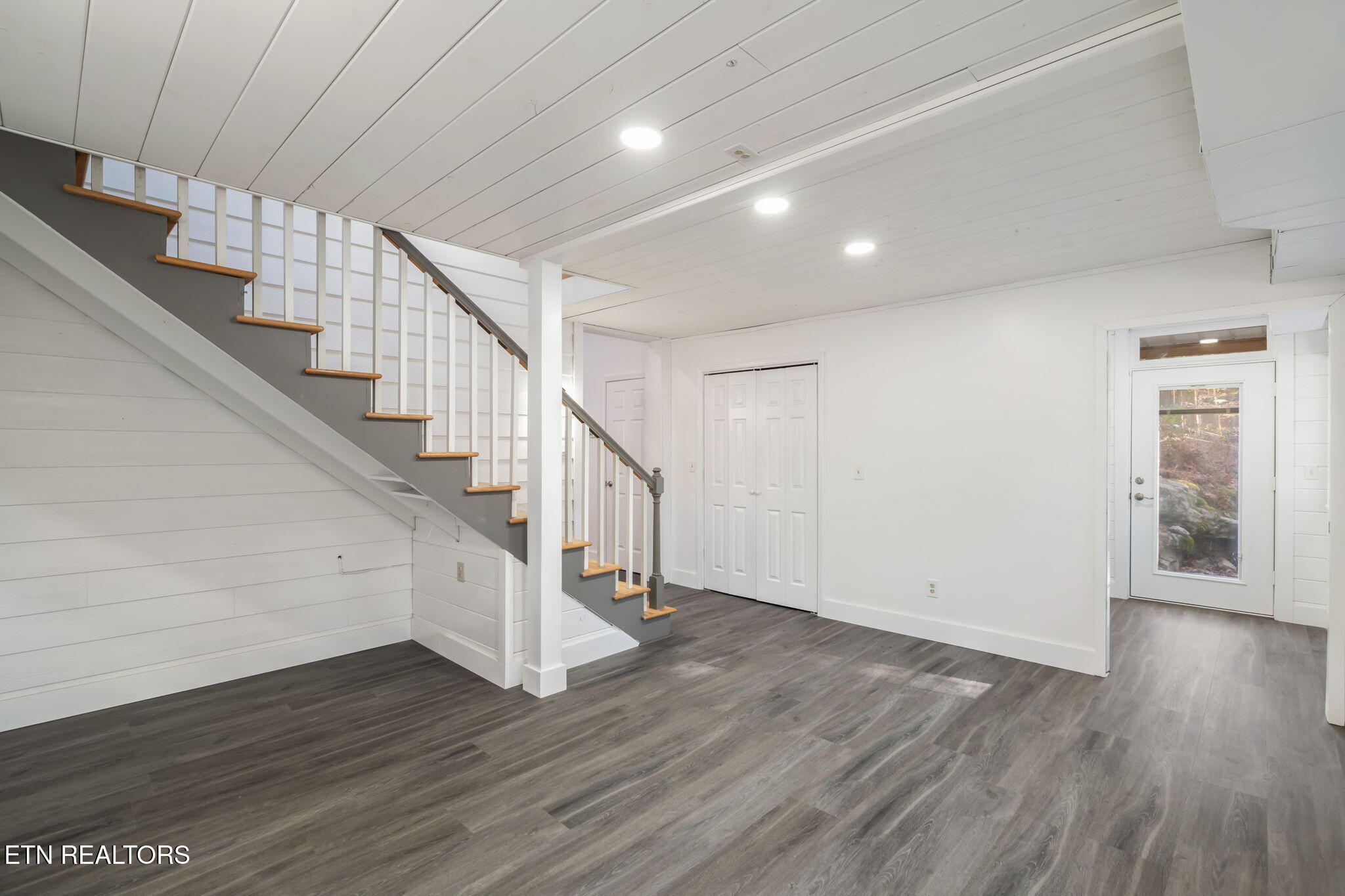135 White Creek Court Deer Lodge TN 37726