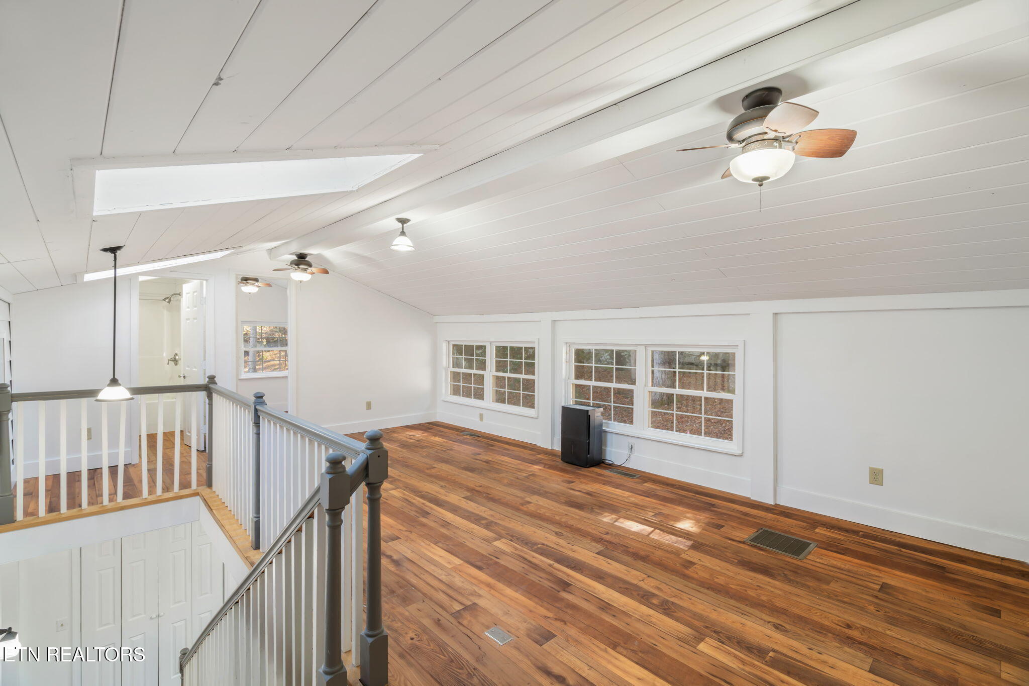 135 White Creek Court Deer Lodge TN 37726
