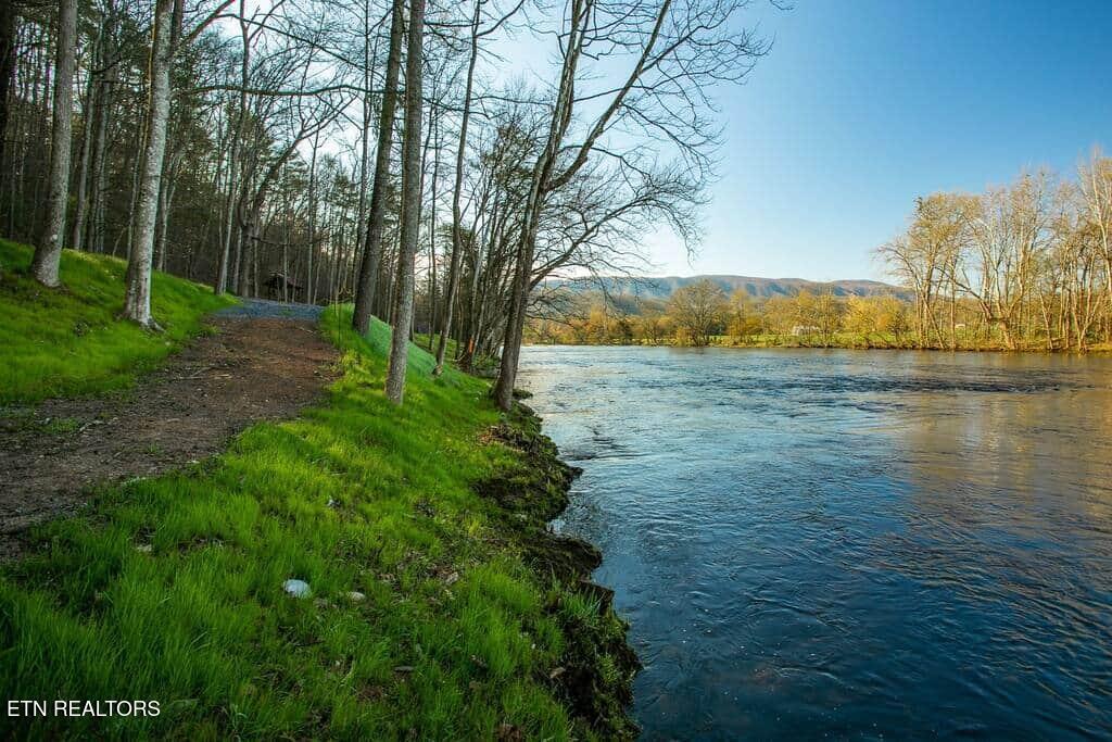 383 S Tva Road Bristol TN 37620