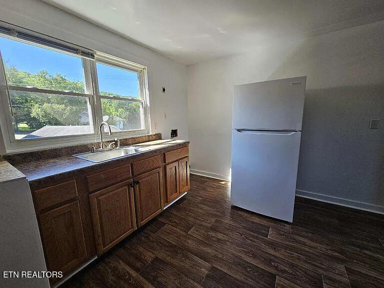 725 Chilhowee Street Harriman TN 37748