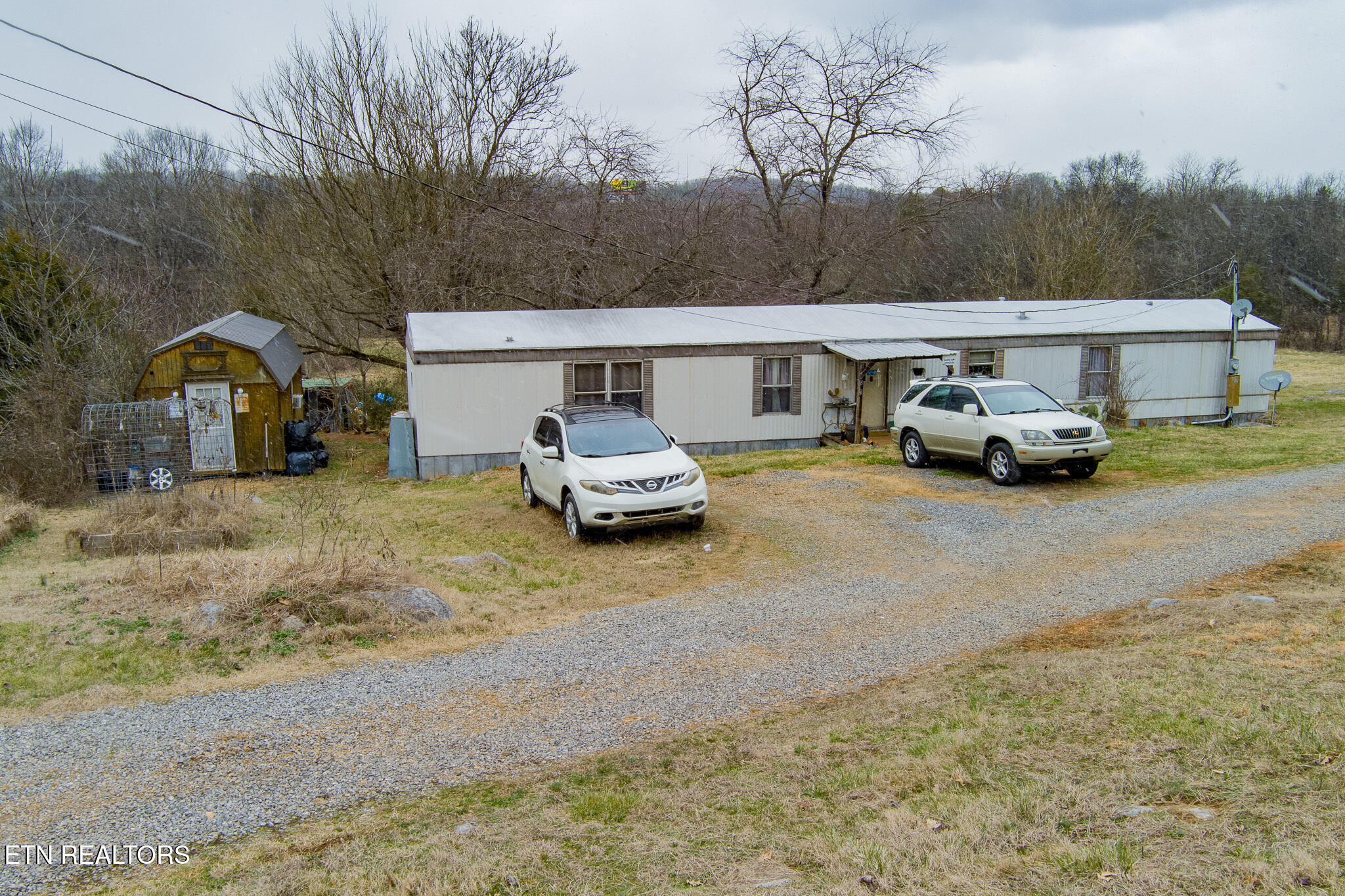 833 & 825 Elder Lane Kodak TN 37764