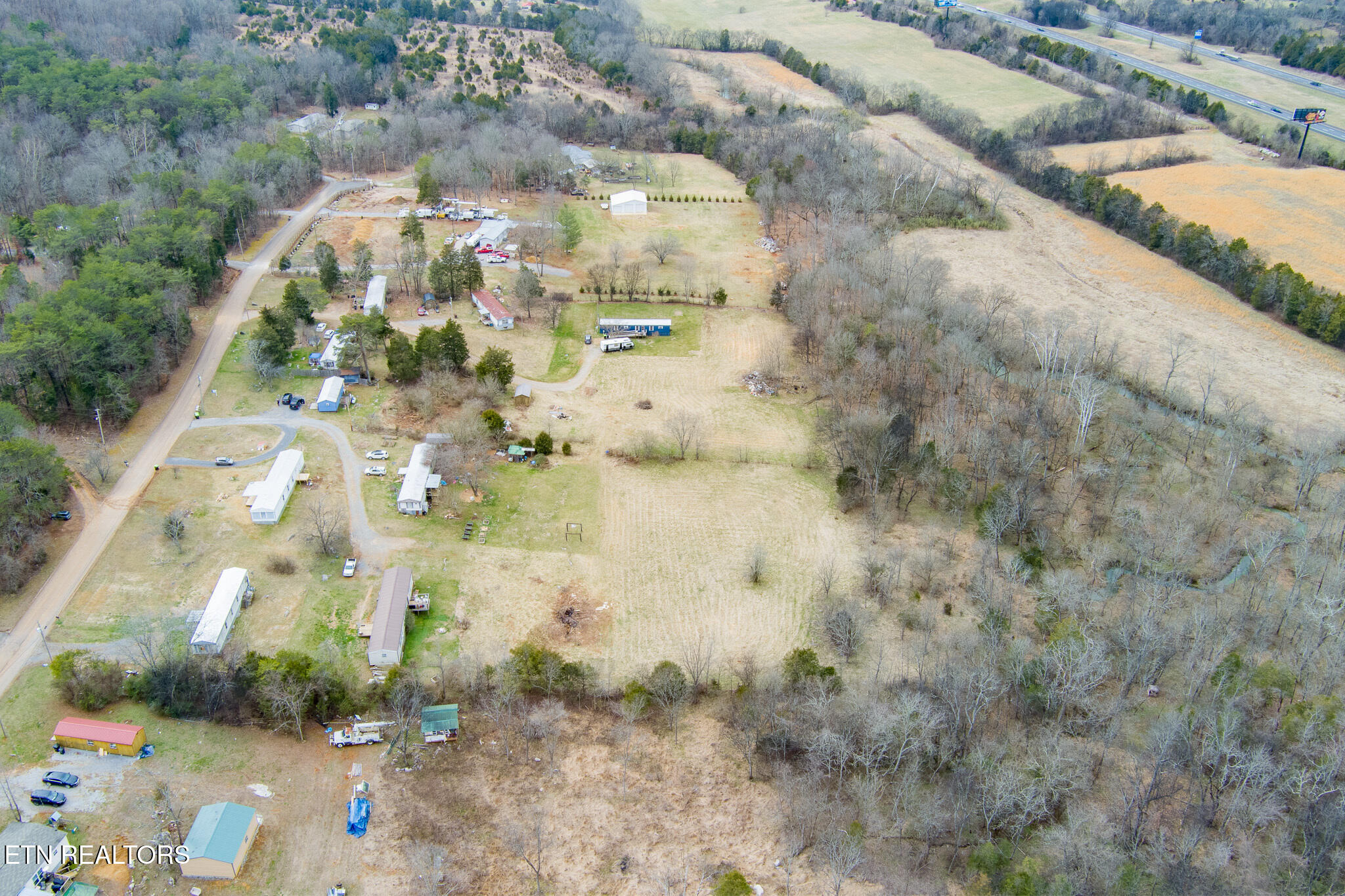 833 & 825 Elder Lane Kodak TN 37764