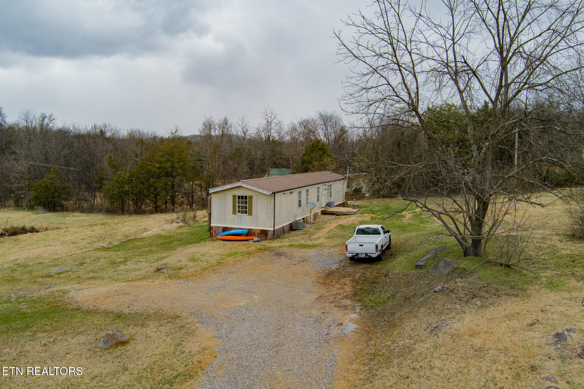 833 & 825 Elder Lane Kodak TN 37764