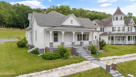 313 W Spring Street Oliver Springs TN 37840