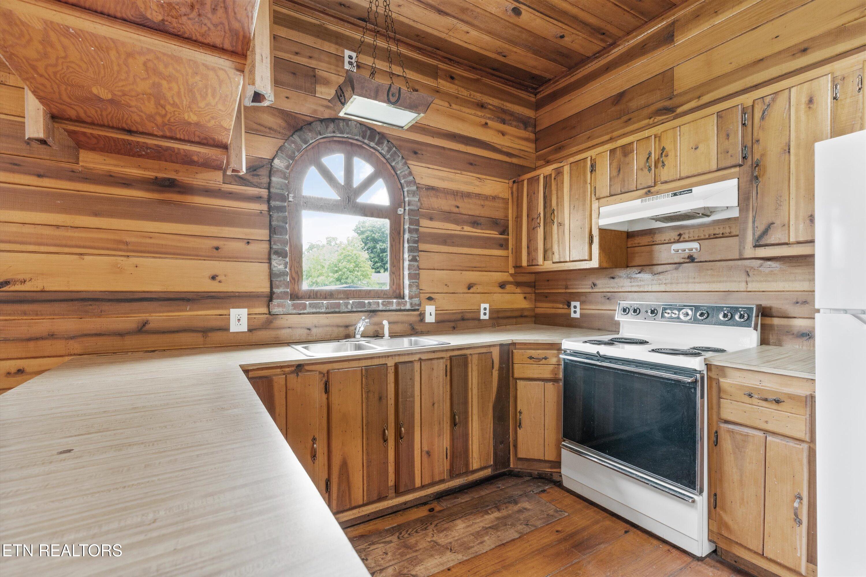 313 W Spring Street Oliver Springs TN 37840