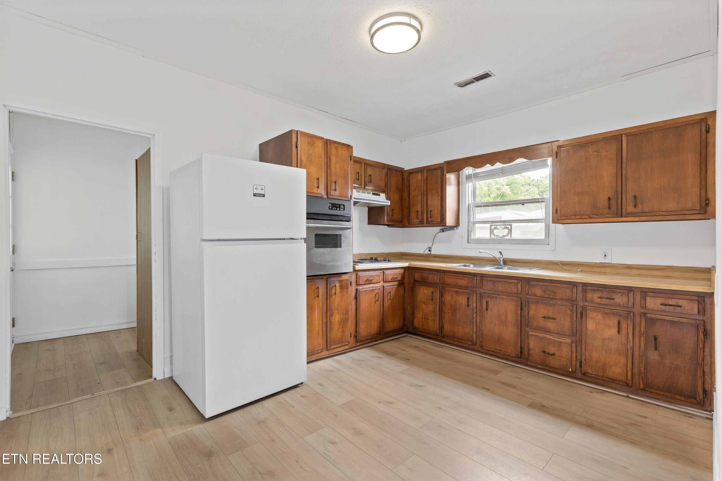 313 W Spring Street Oliver Springs TN 37840
