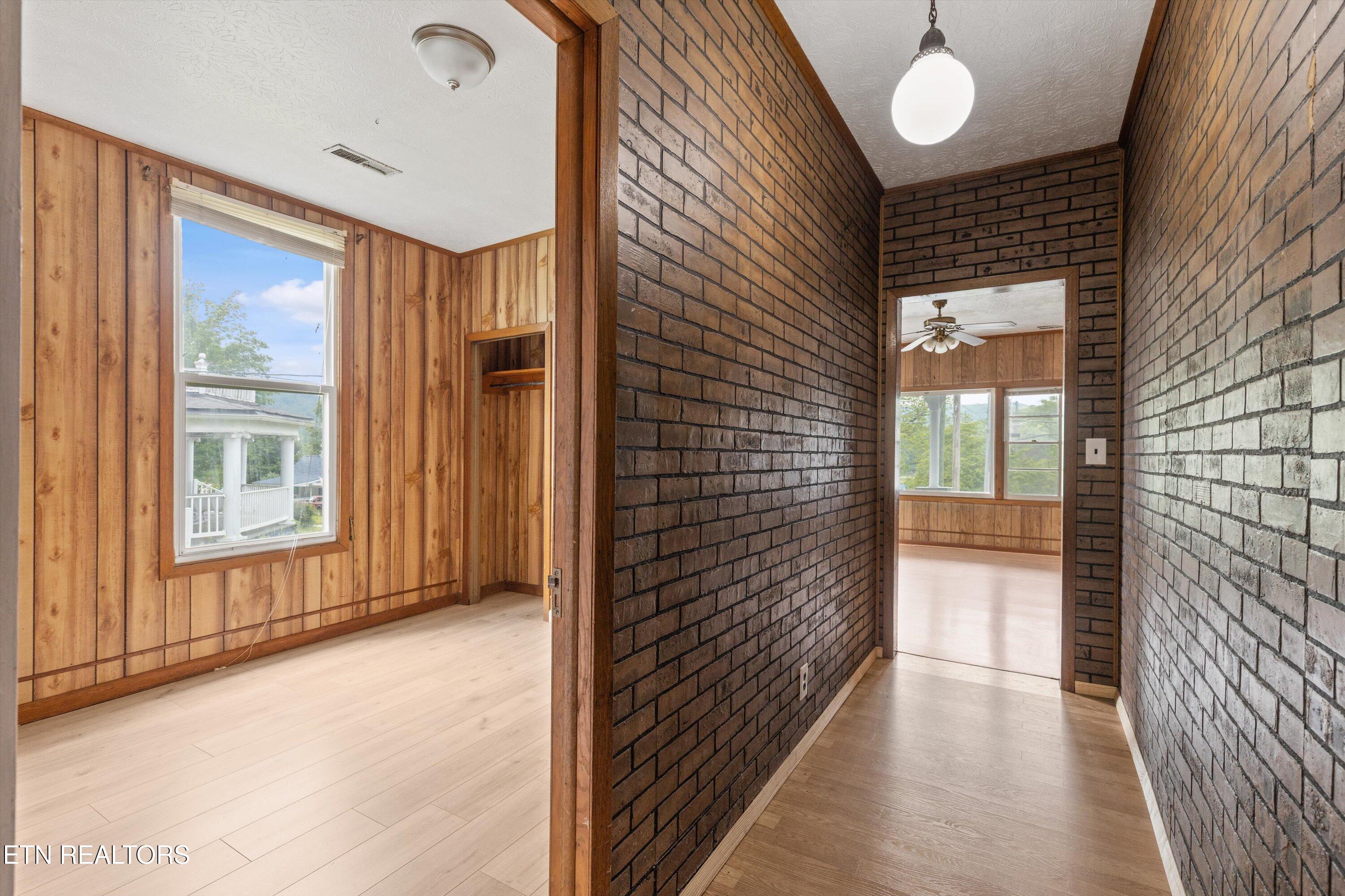 313 W Spring Street Oliver Springs TN 37840
