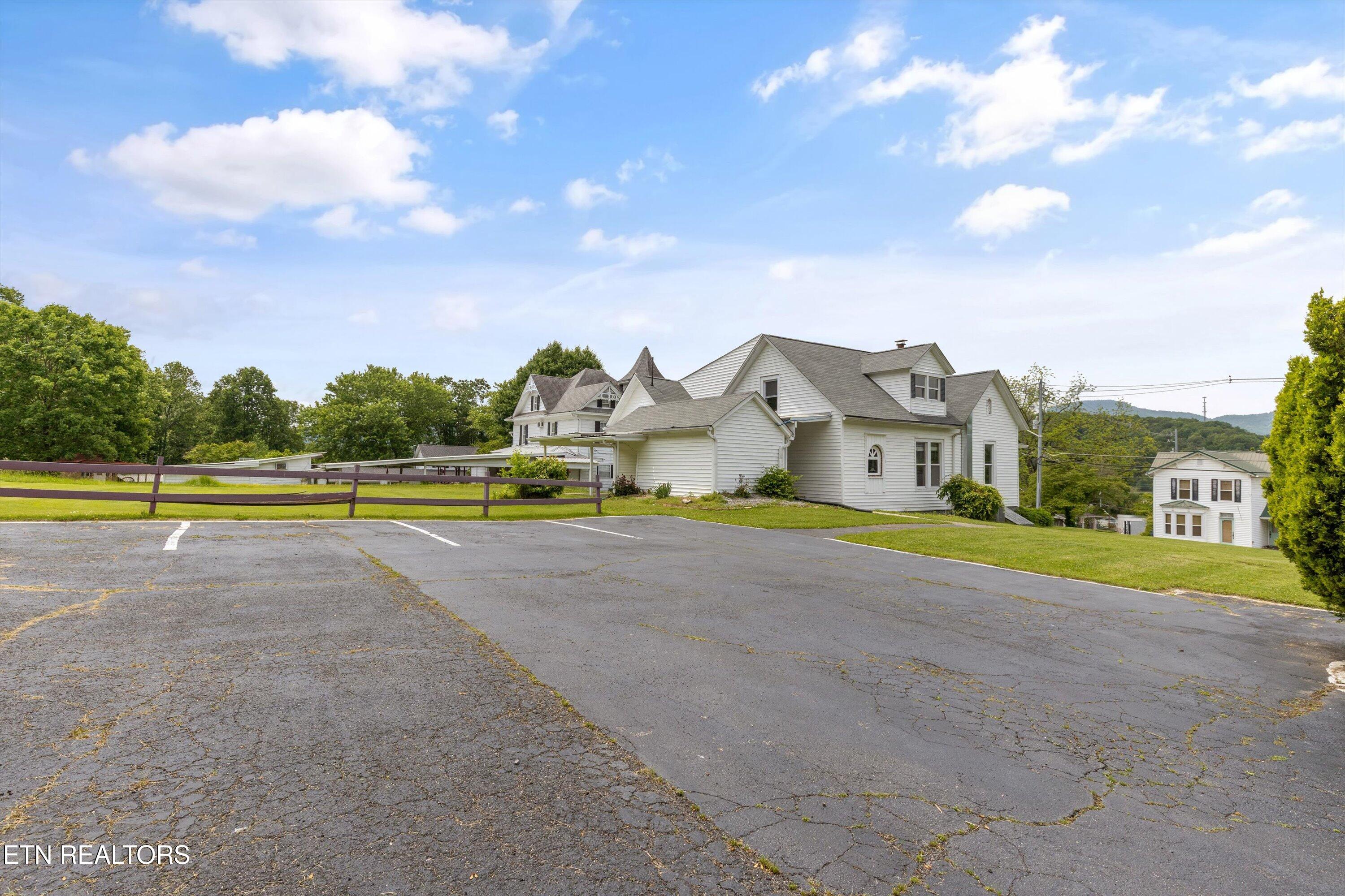 313 W Spring Street Oliver Springs TN 37840