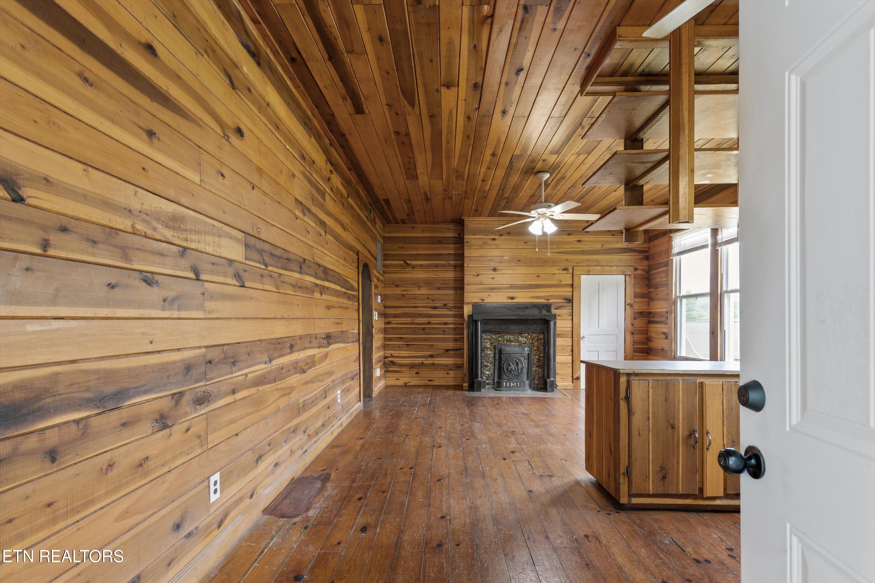 313 W Spring Street Oliver Springs TN 37840