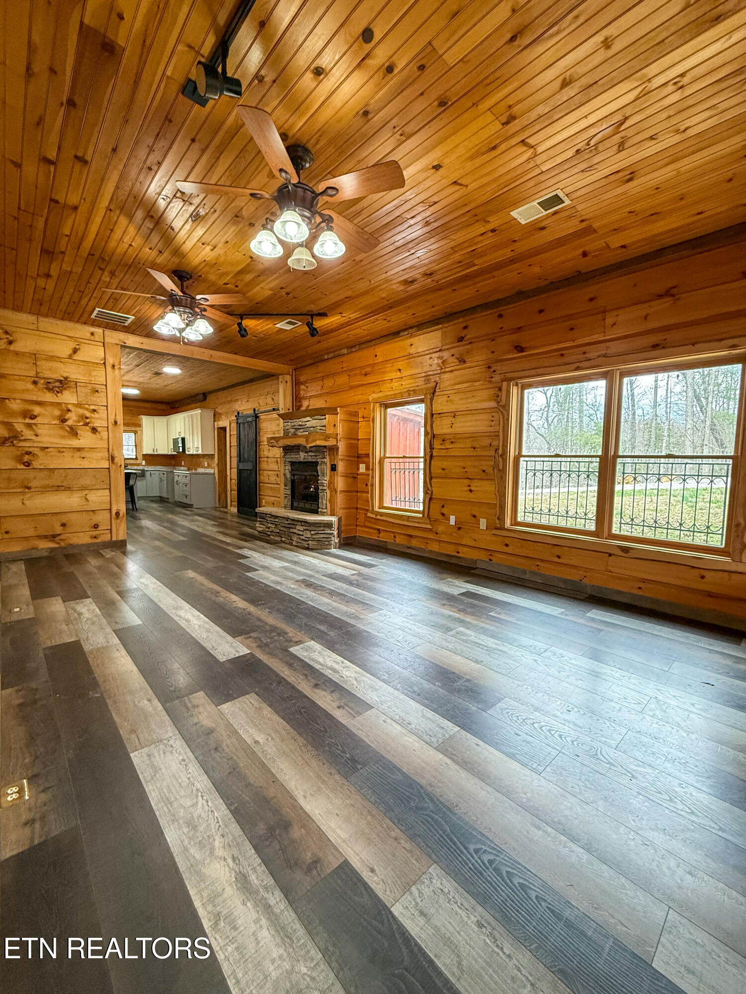 495 Bear Hollow Road Oneida TN 37841