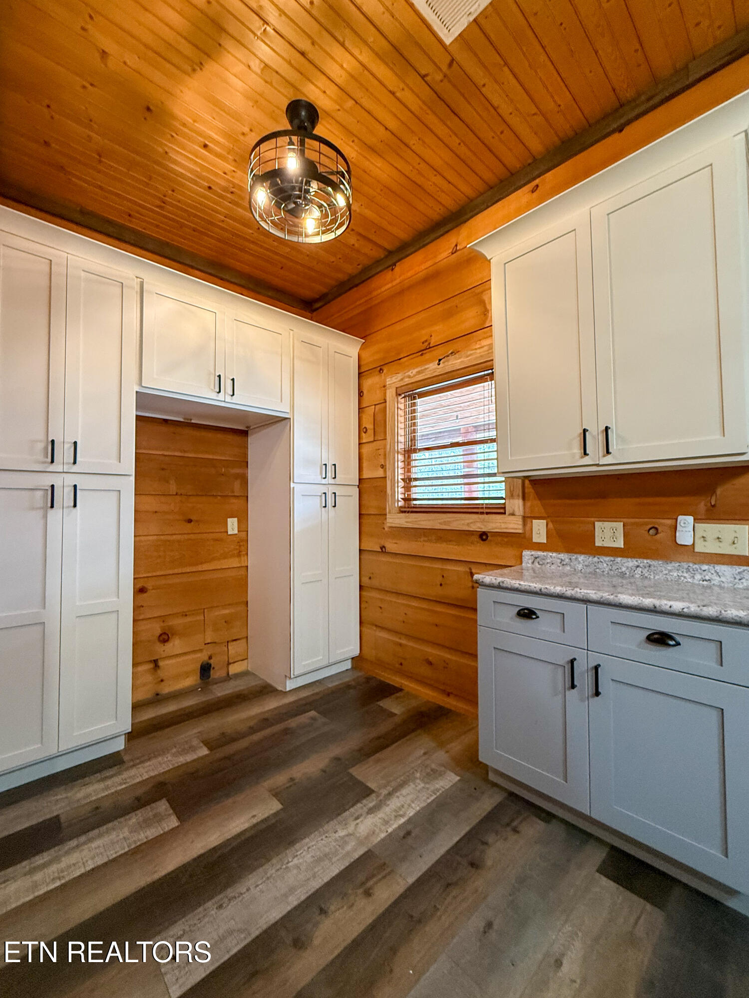 495 Bear Hollow Road Oneida TN 37841