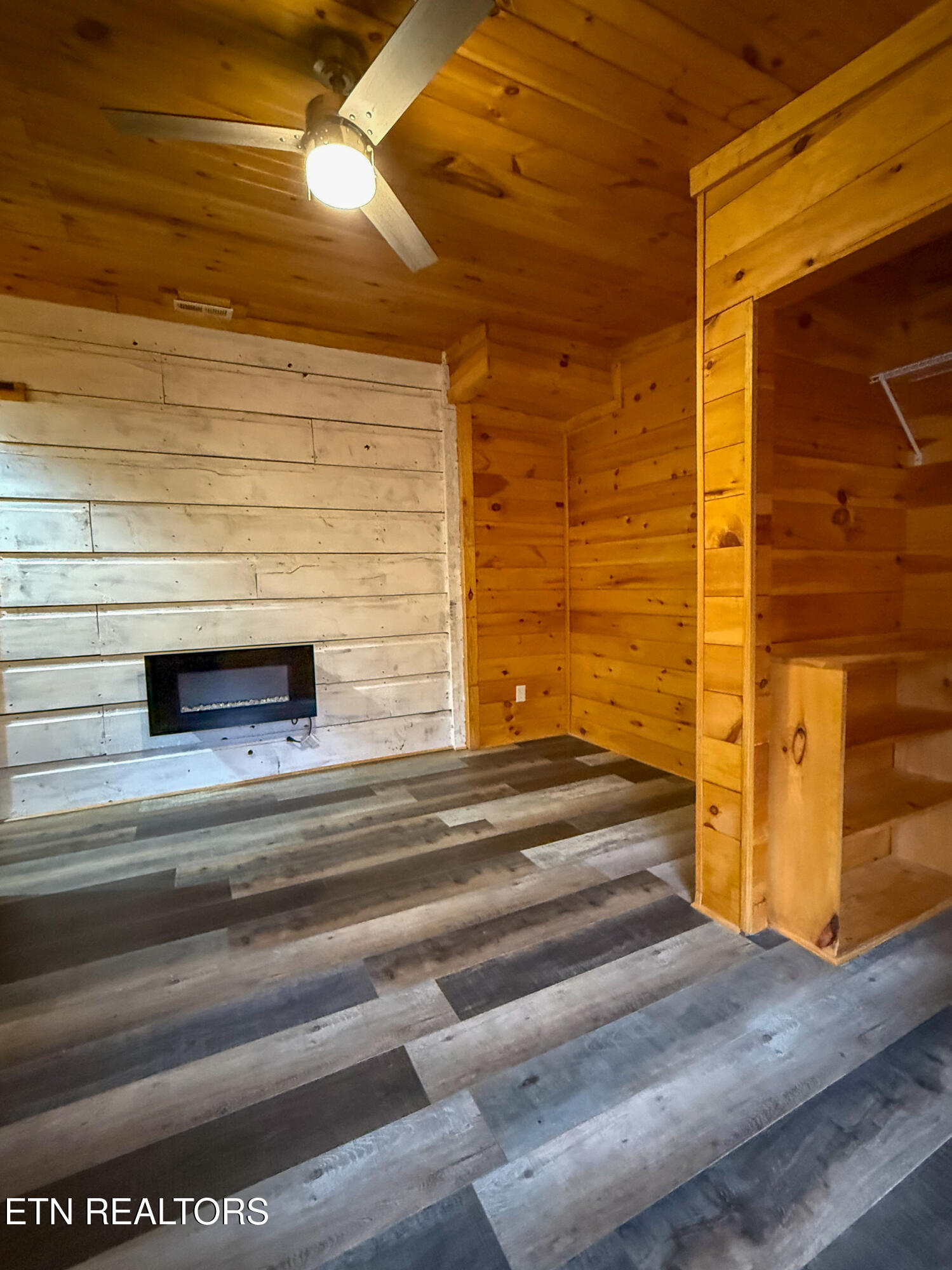 495 Bear Hollow Road Oneida TN 37841