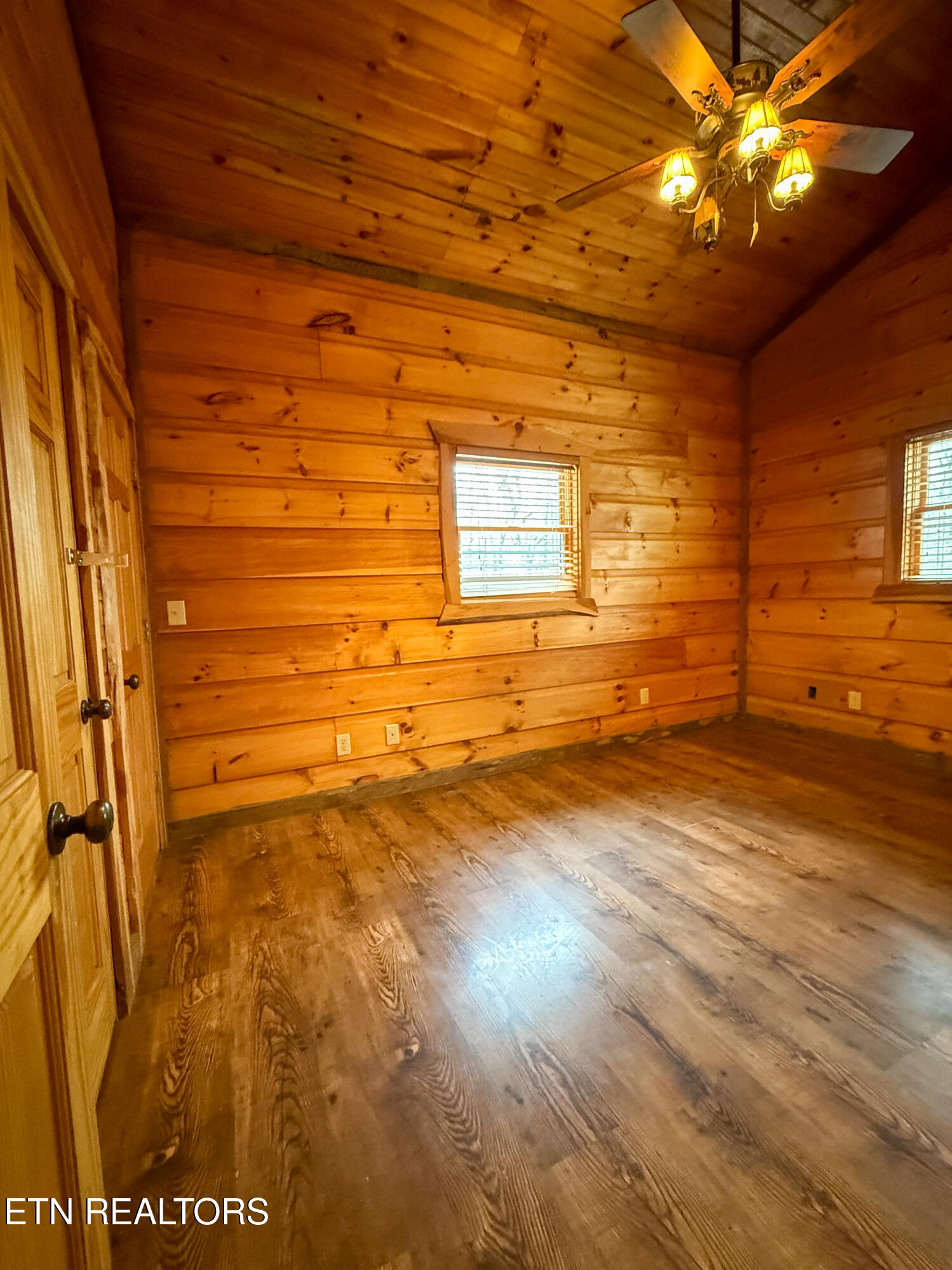 495 Bear Hollow Road Oneida TN 37841