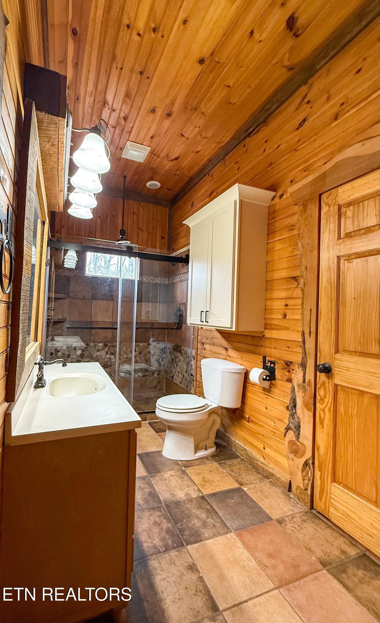 495 Bear Hollow Road Oneida TN 37841