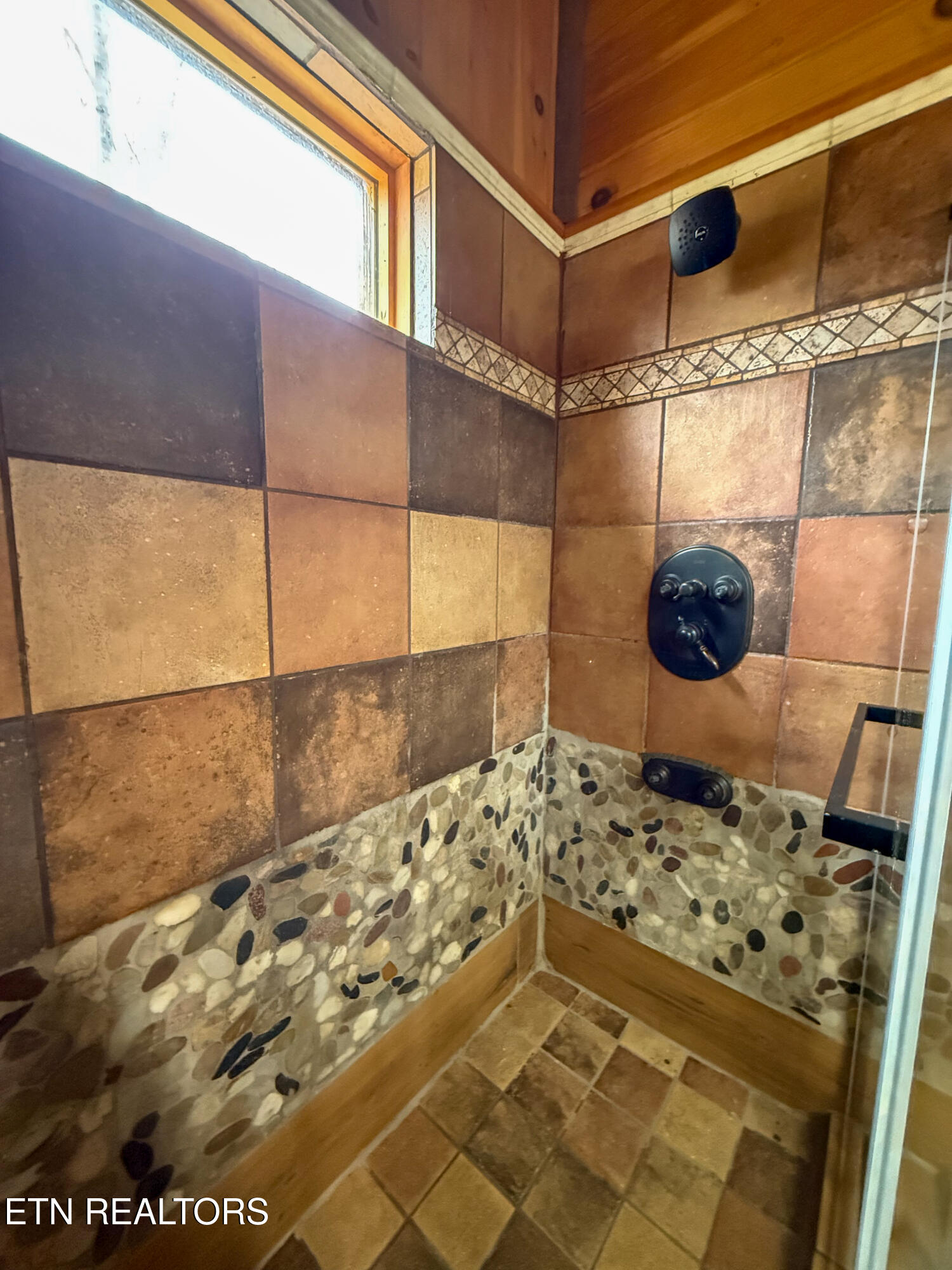 495 Bear Hollow Road Oneida TN 37841