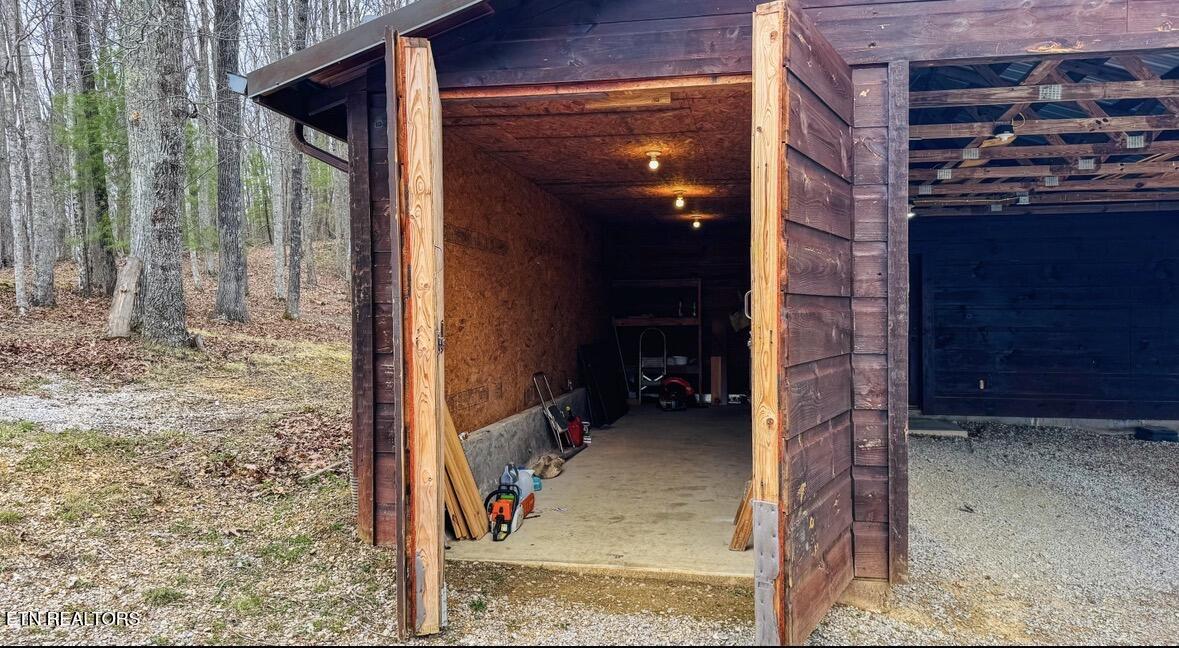 495 Bear Hollow Road Oneida TN 37841