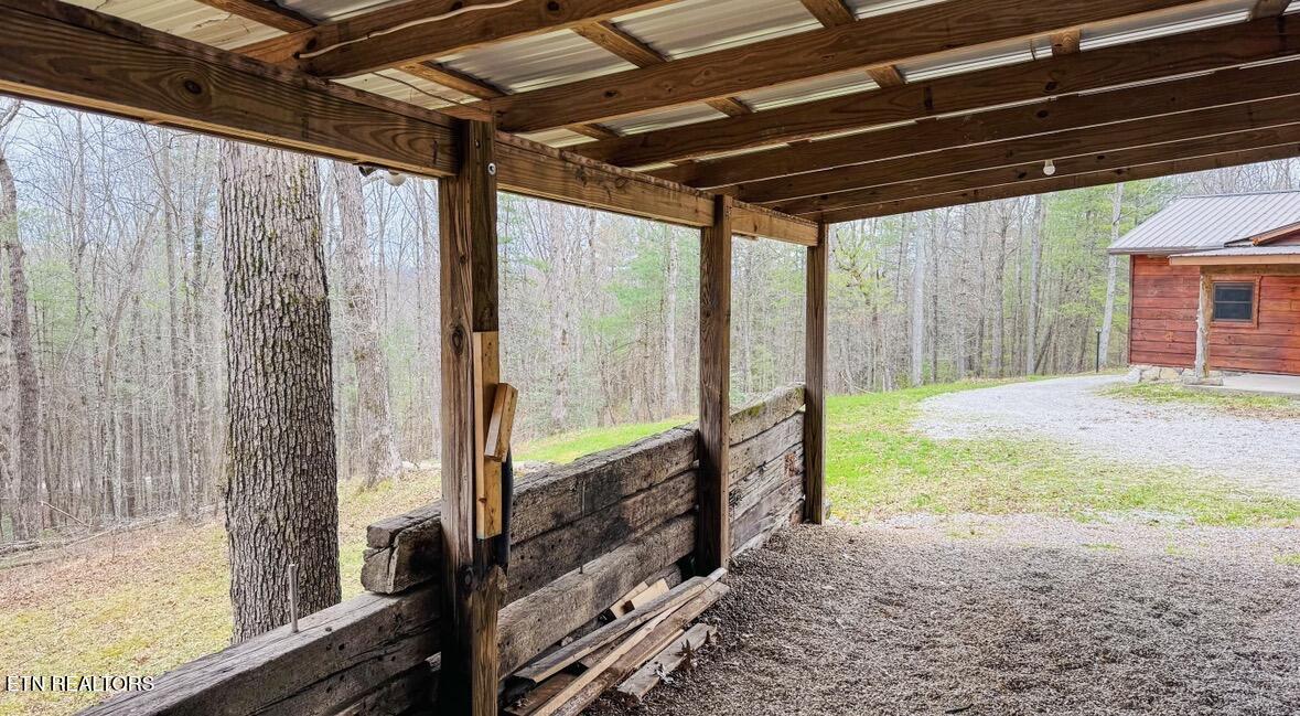 495 Bear Hollow Road Oneida TN 37841