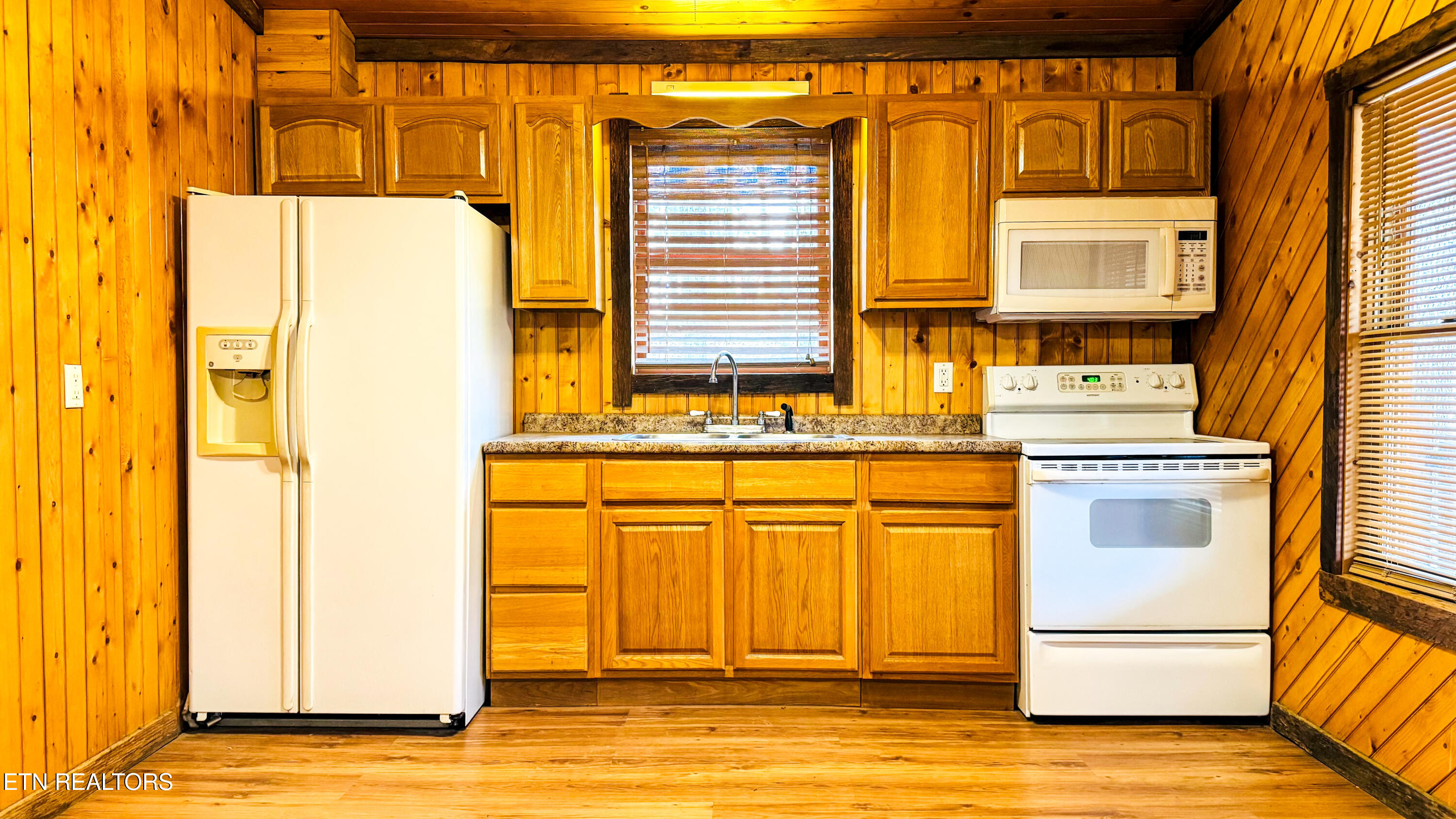 495 Bear Hollow Road Oneida TN 37841