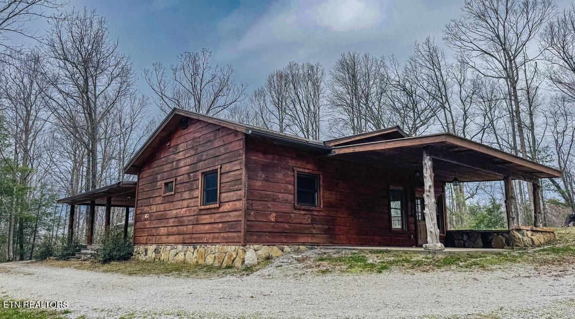 495 Bear Hollow Road Oneida TN 37841