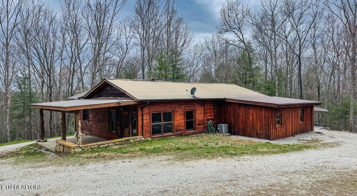 495 Bear Hollow Road Oneida TN 37841