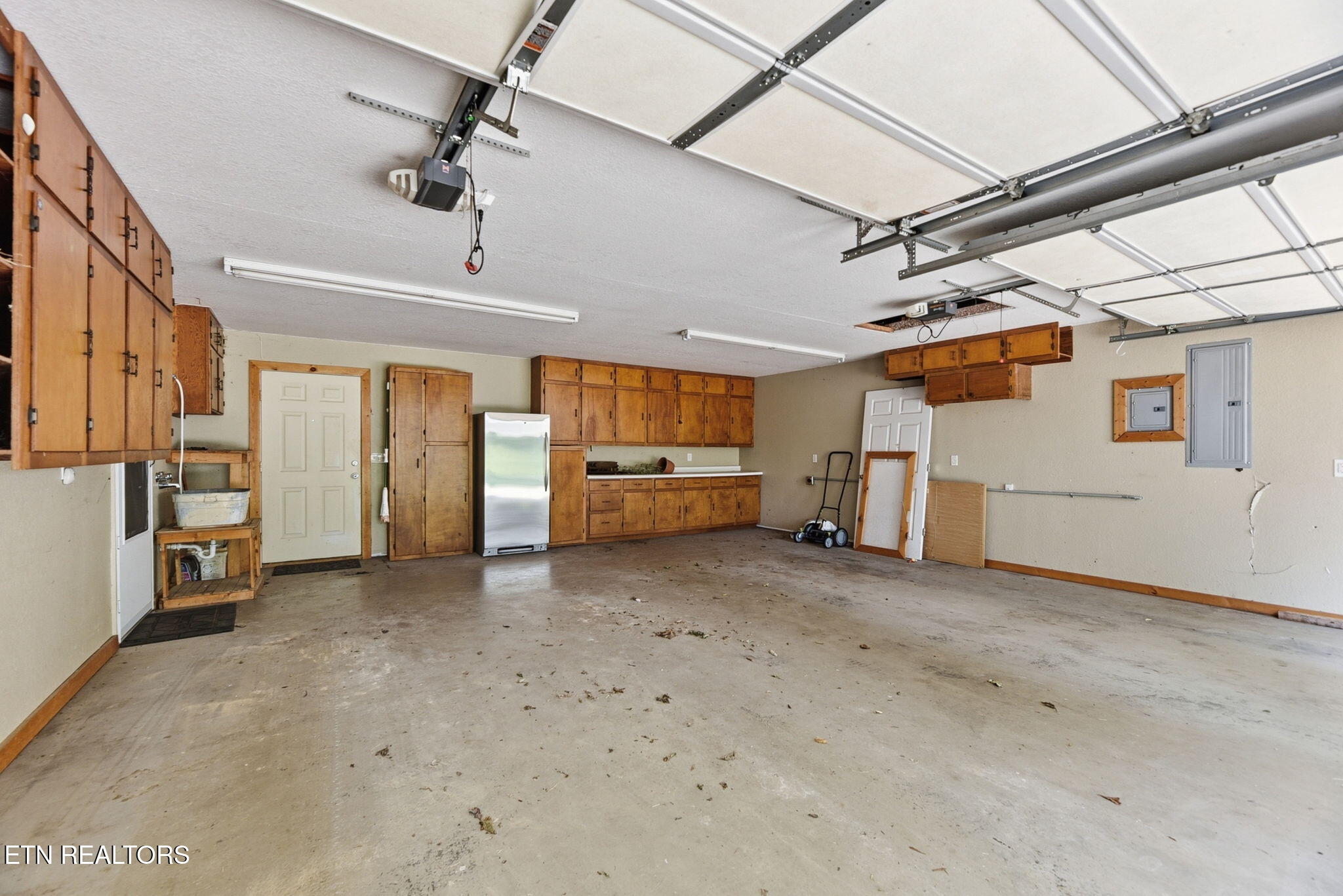 633 Russell Avenue Harriman TN 37748