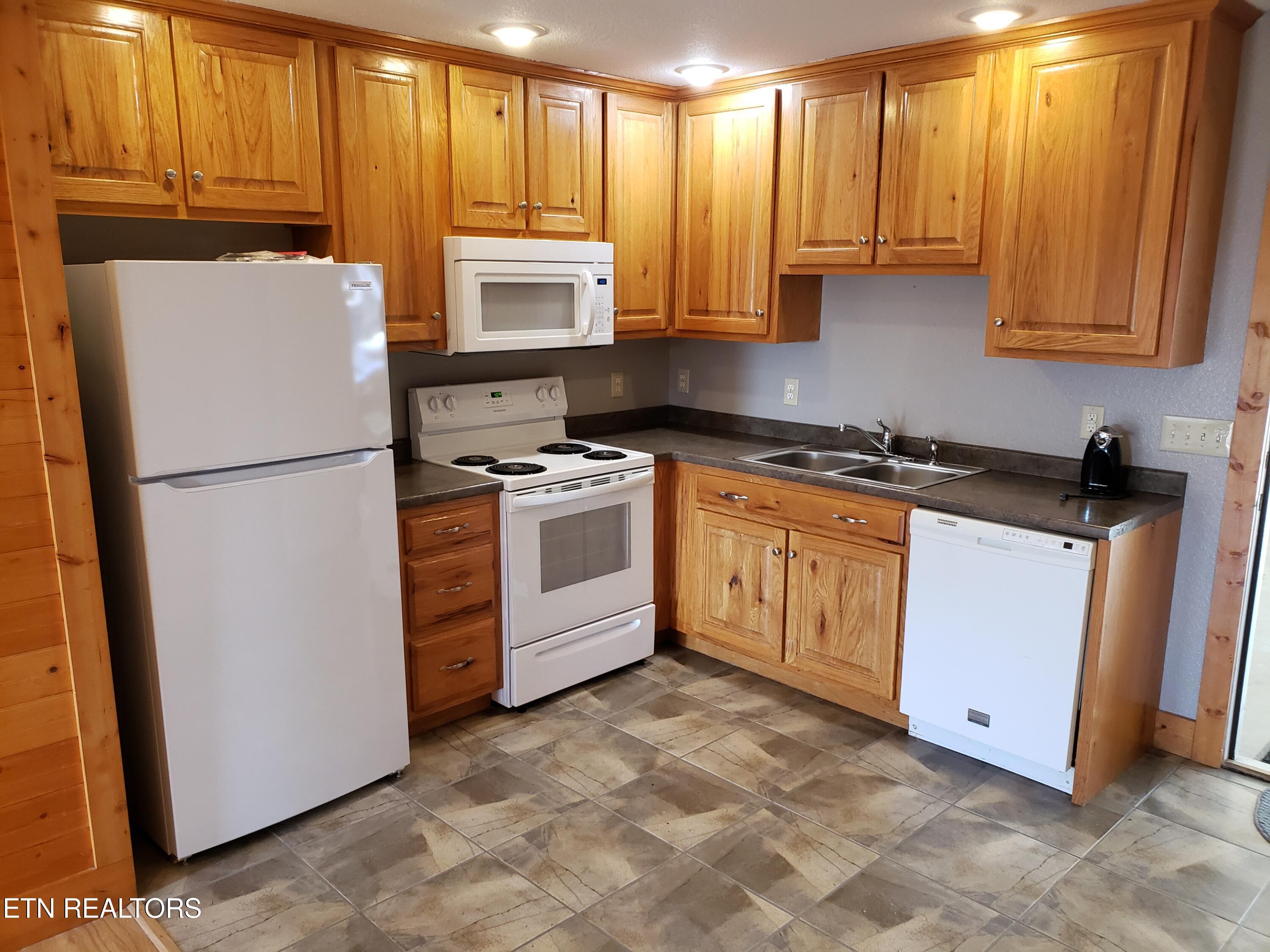 633 Russell Avenue Harriman TN 37748