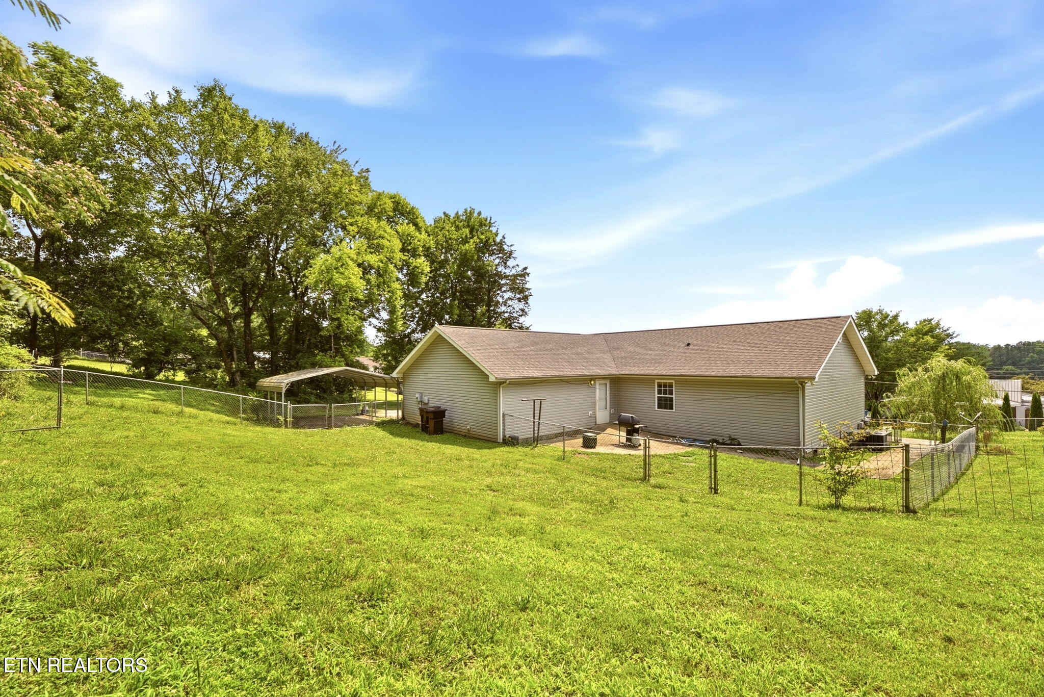633 Russell Avenue Harriman TN 37748