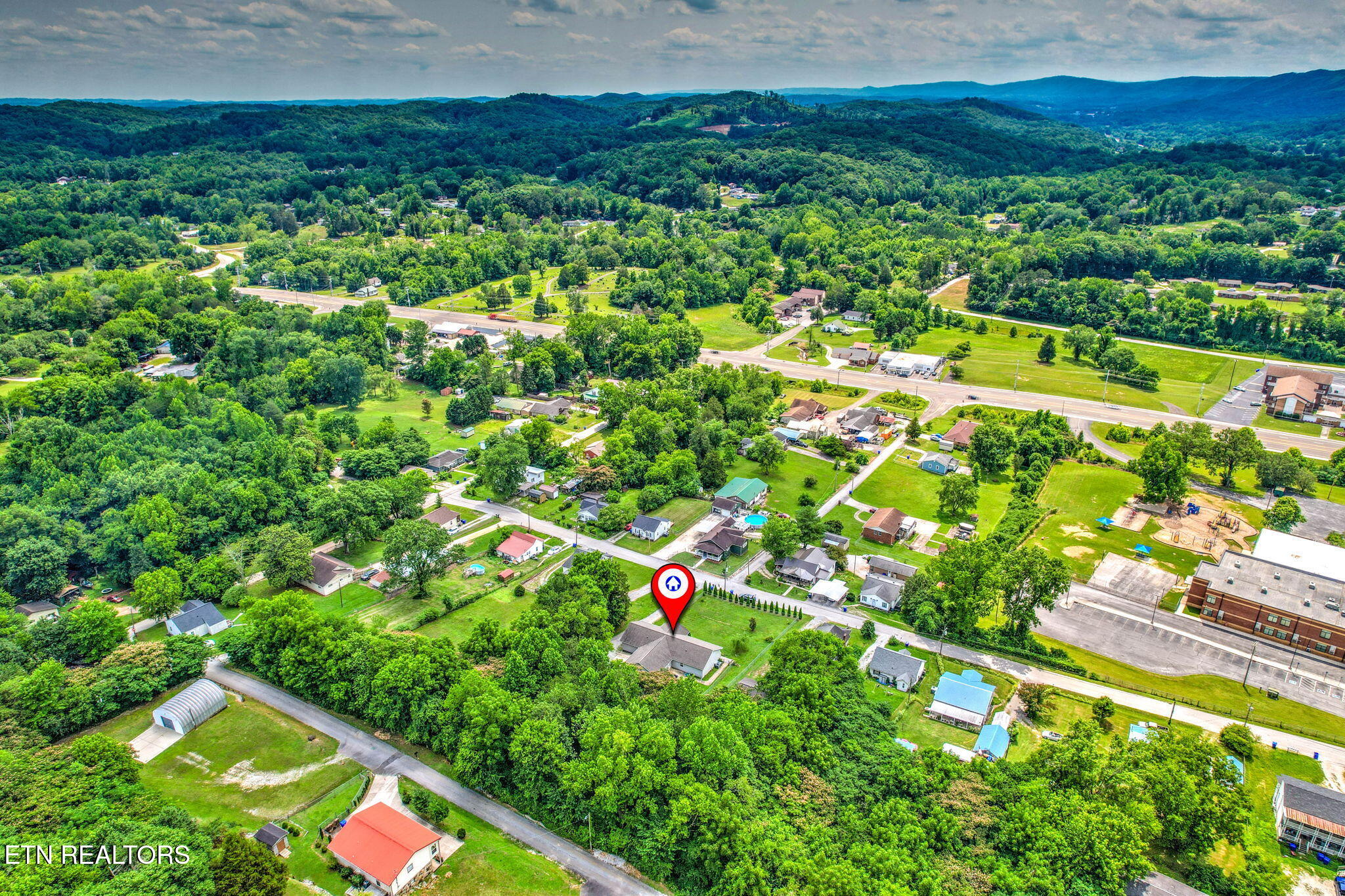 633 Russell Avenue Harriman TN 37748