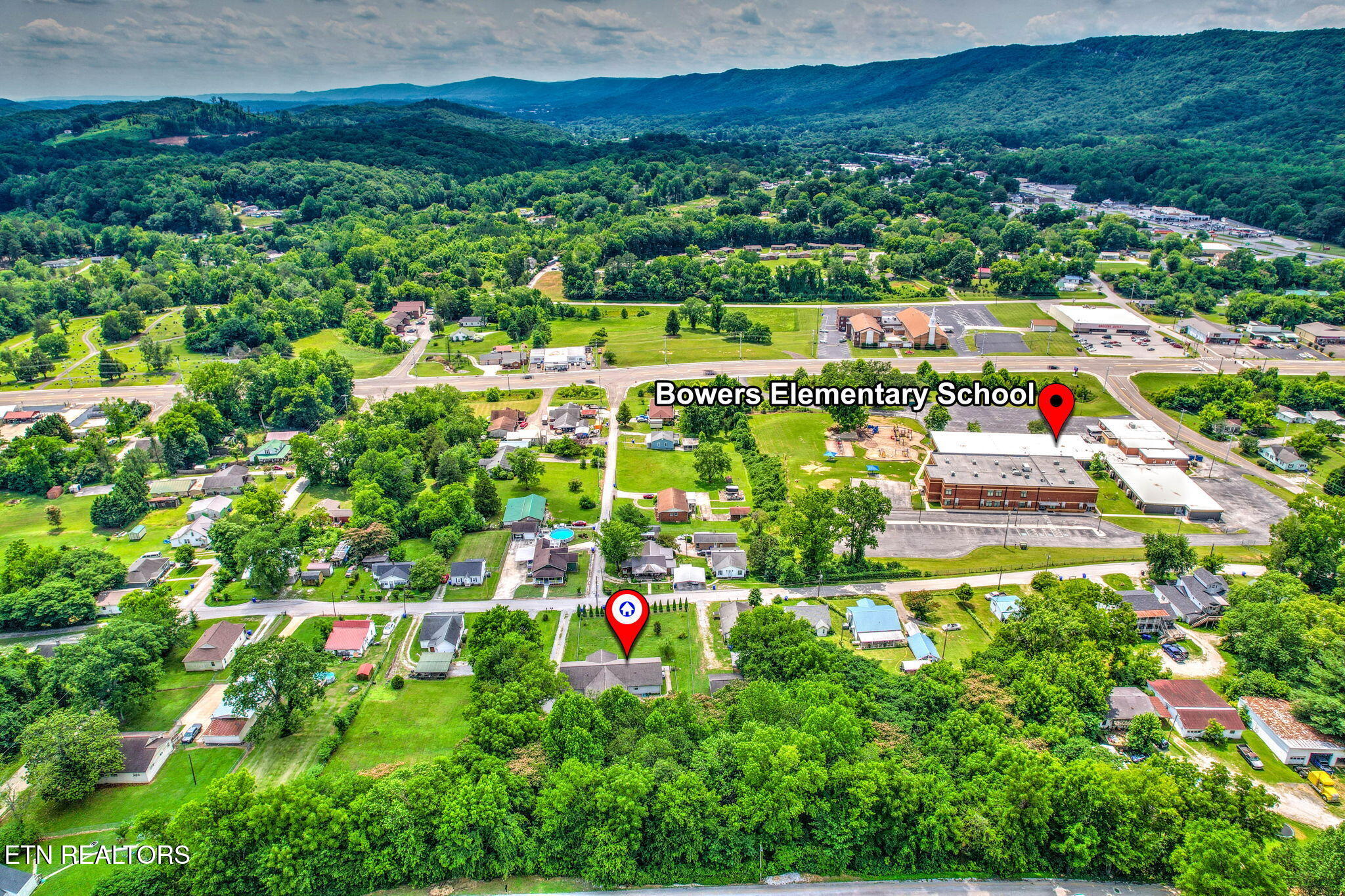633 Russell Avenue Harriman TN 37748