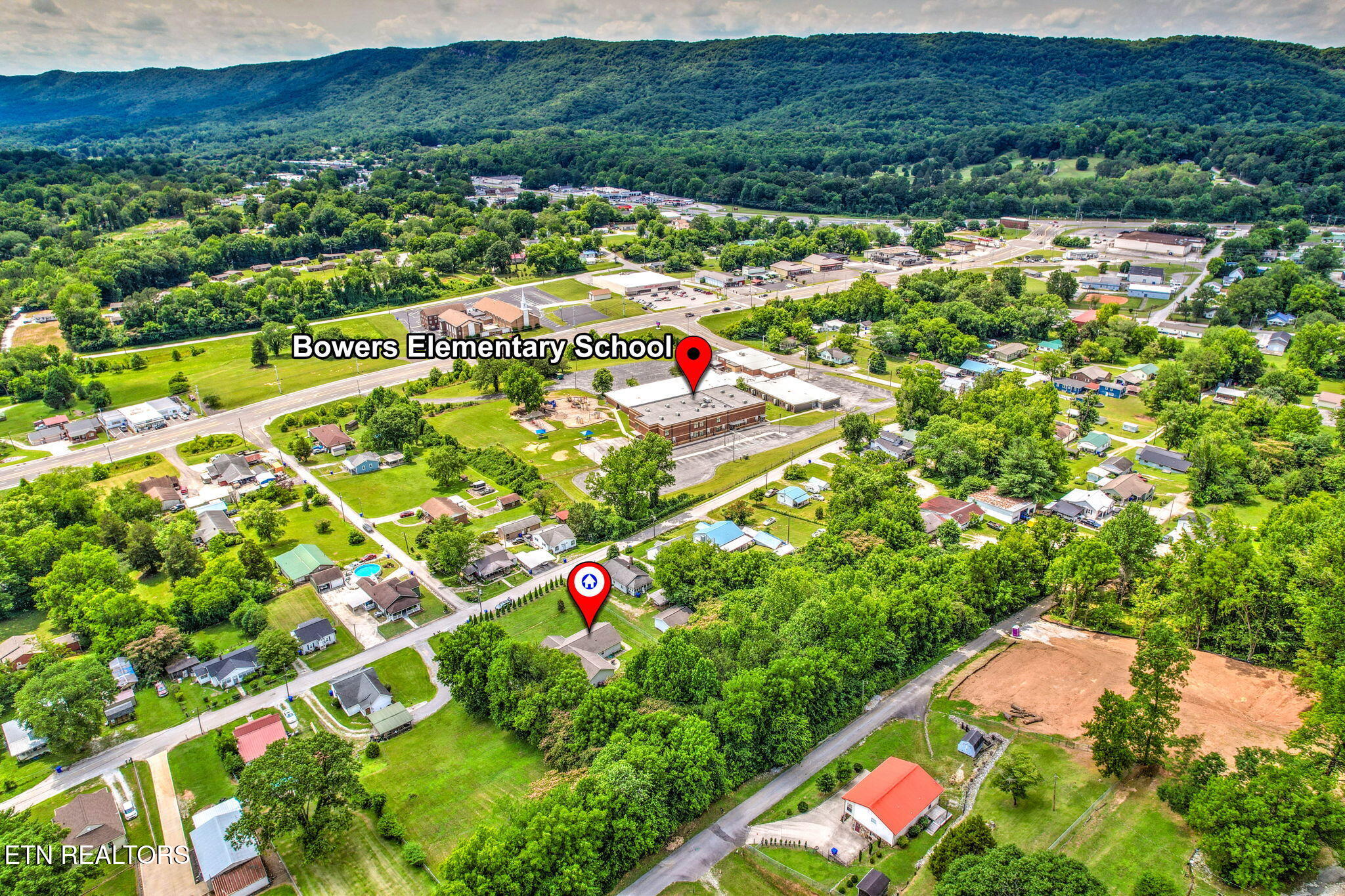 633 Russell Avenue Harriman TN 37748