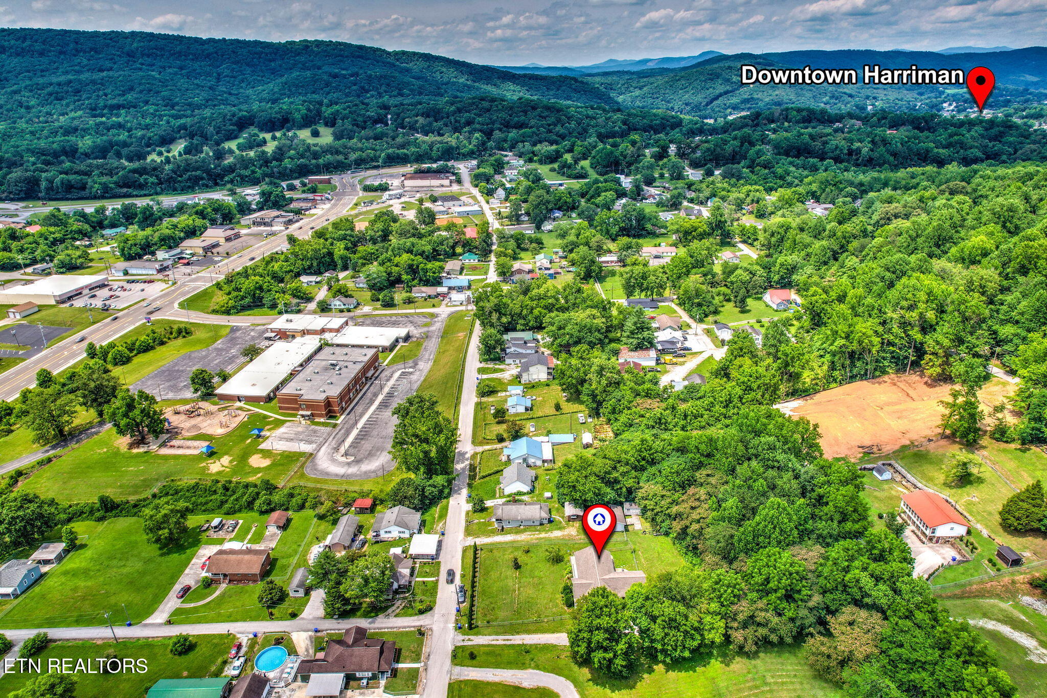 633 Russell Avenue Harriman TN 37748