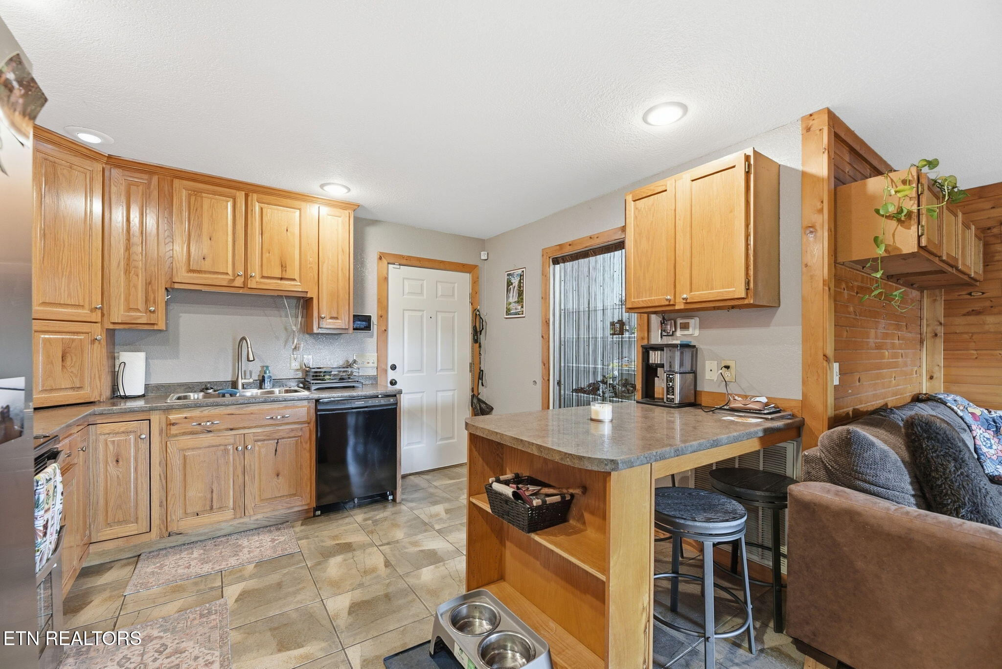 633 Russell Avenue Harriman TN 37748