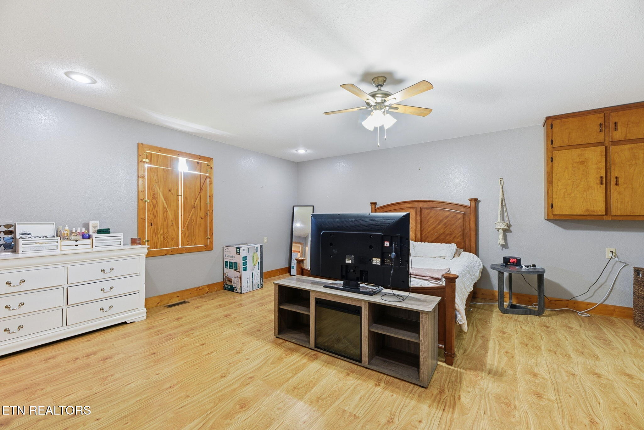 633 Russell Avenue Harriman TN 37748