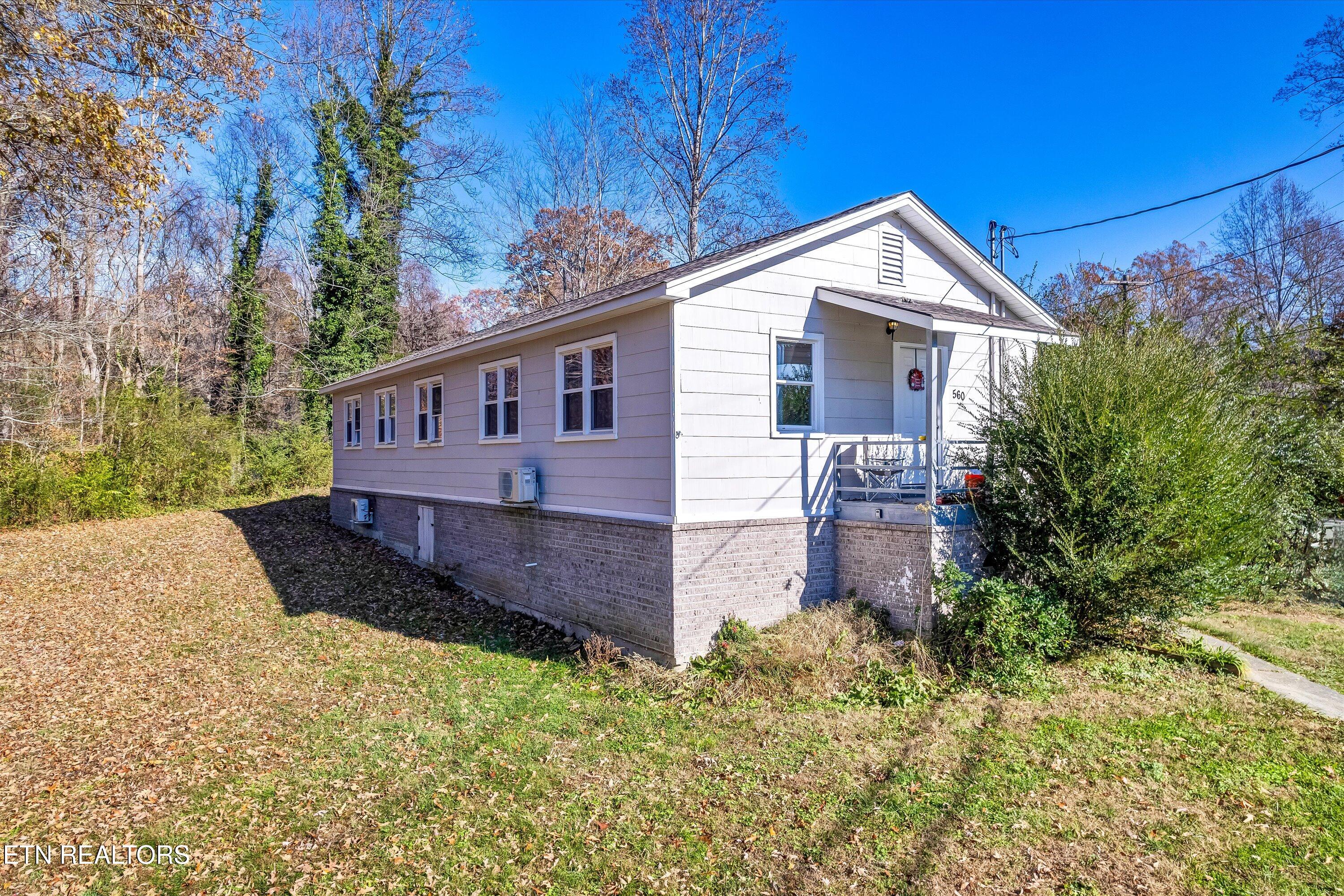 558/560 W Outer Drive Oak Ridge TN 37830