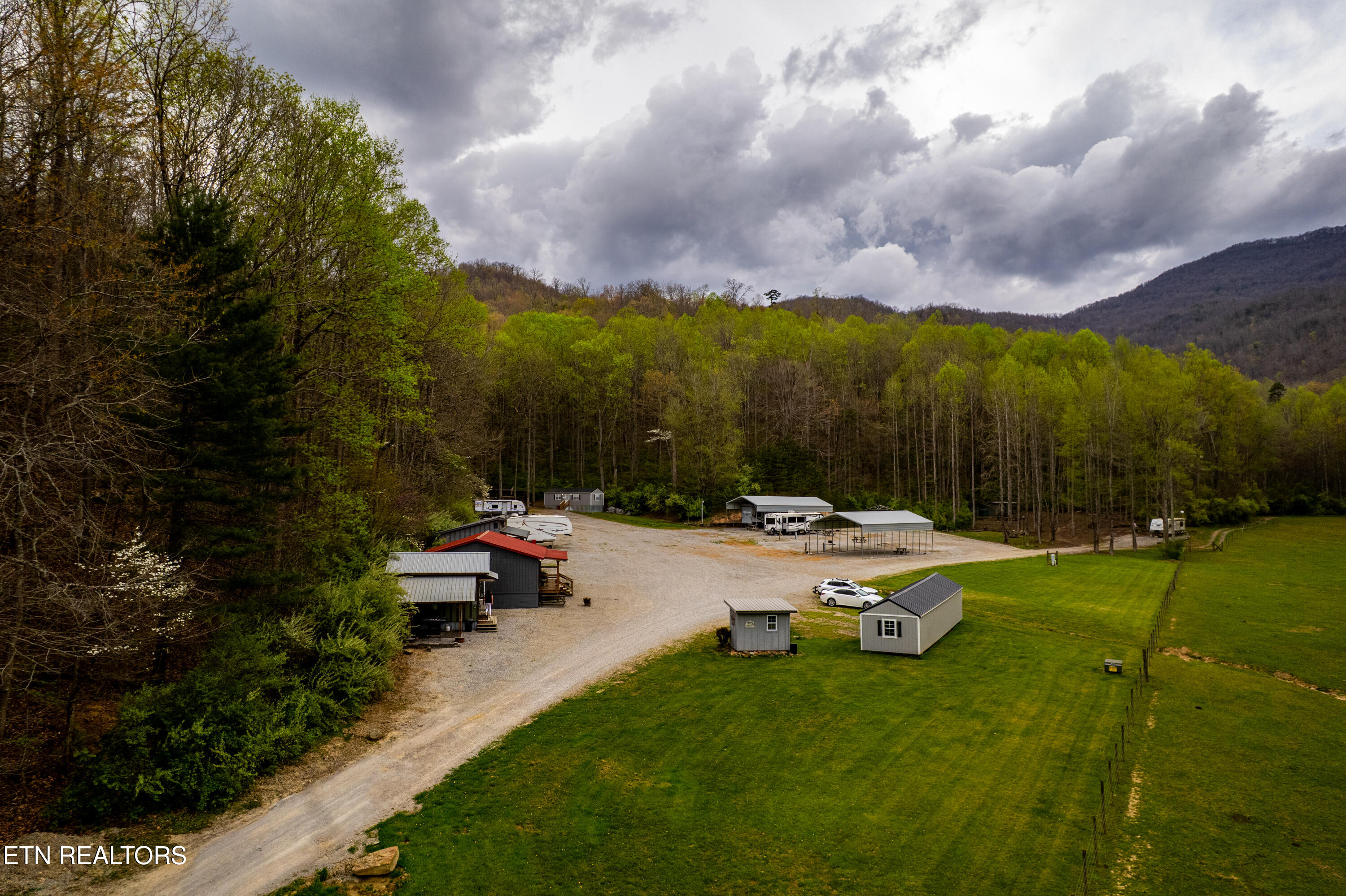 1534 Cove Lane Oliver Springs TN 37840