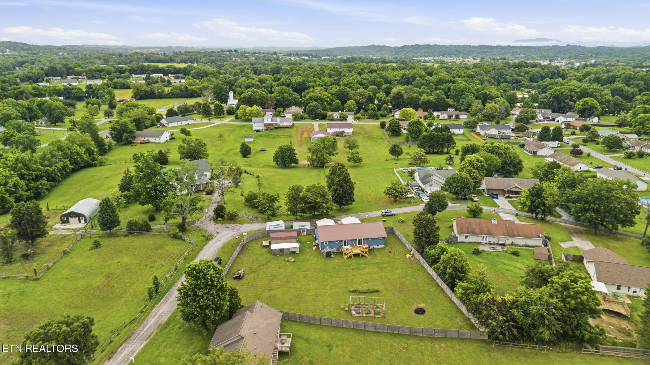 215 Carr Road Seymour TN 37865