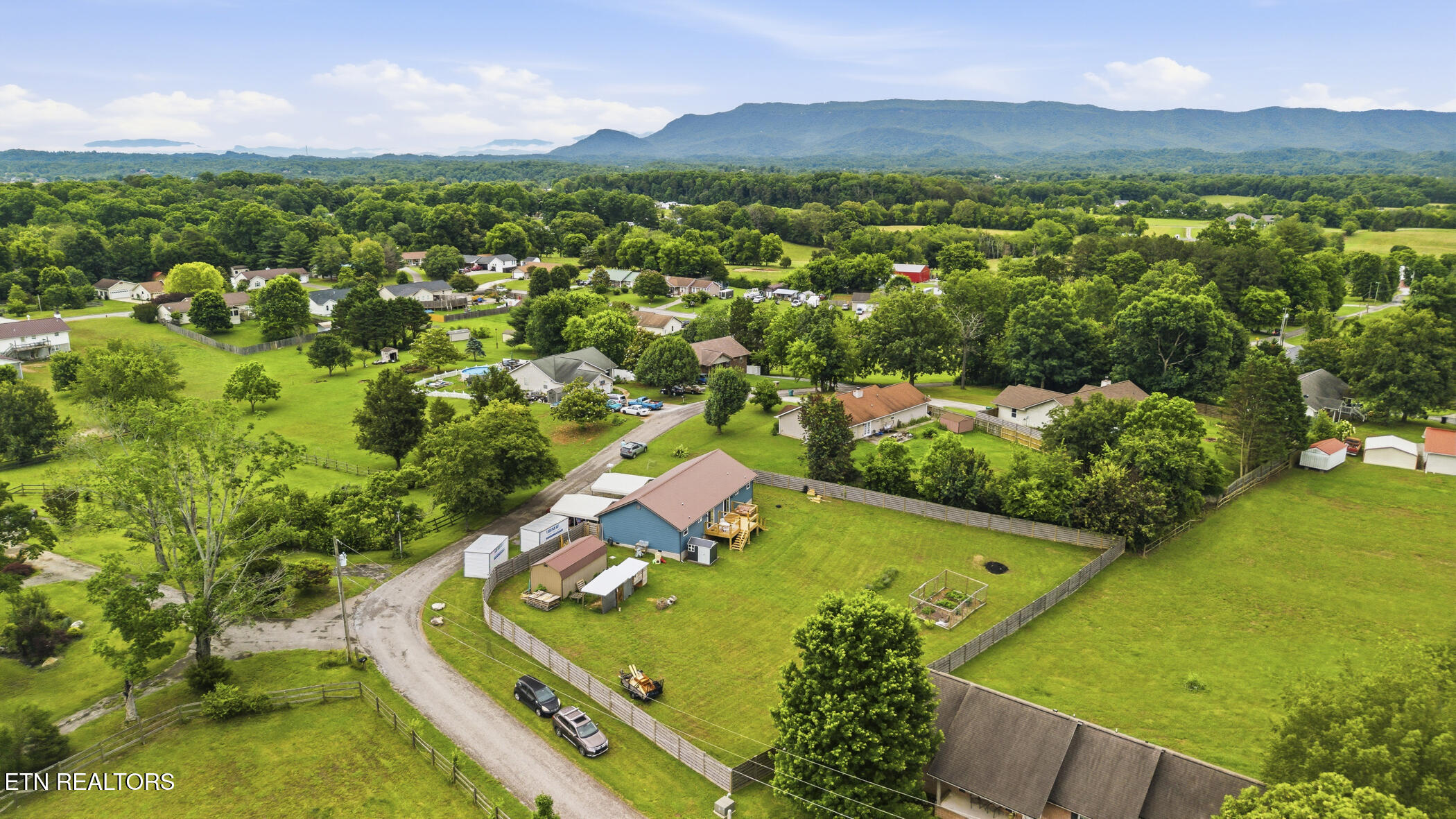 215 Carr Road Seymour TN 37865