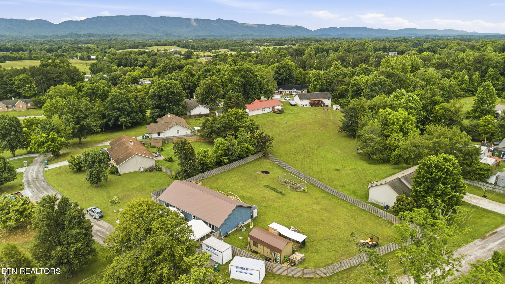 215 Carr Road Seymour TN 37865